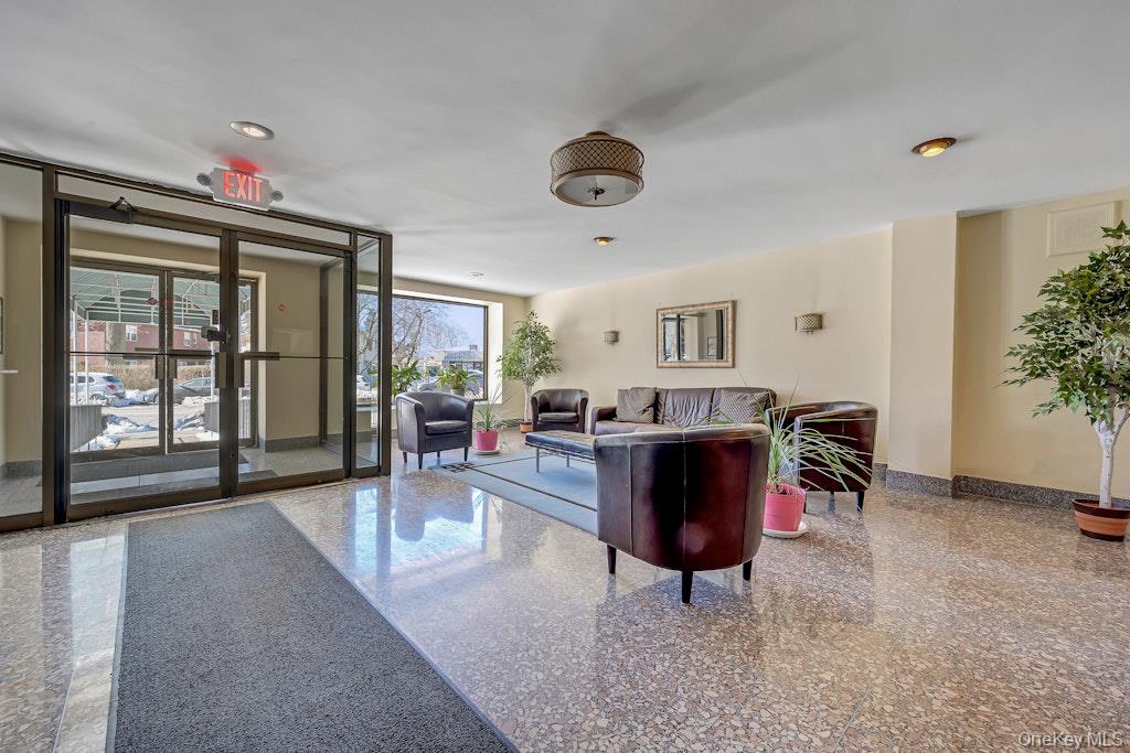 #13 photo, 415 Gramatan Avenue, 纽约州 Mount Vernon , NY 10552