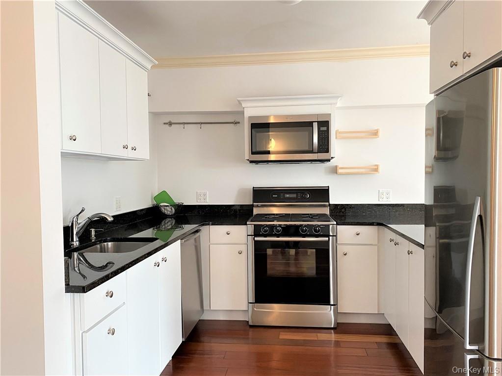 #5 photo, 1 S Astor Street, Irvington , NY 10533