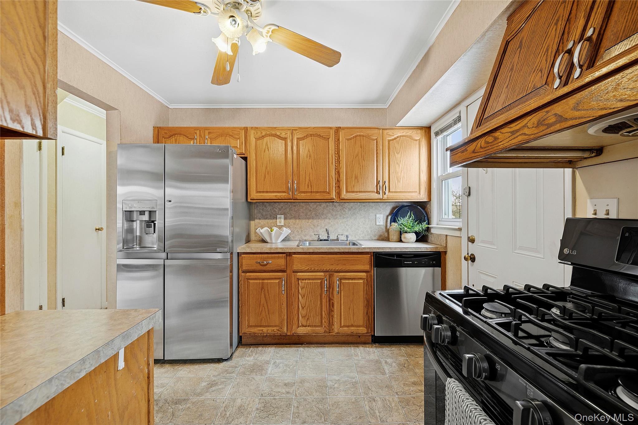 #5 photo, 136 3rd Street, New Hyde Park , NY 11040