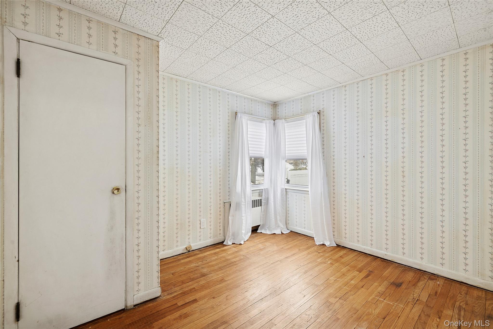 #9 photo, 136 3rd Street, New Hyde Park , NY 11040