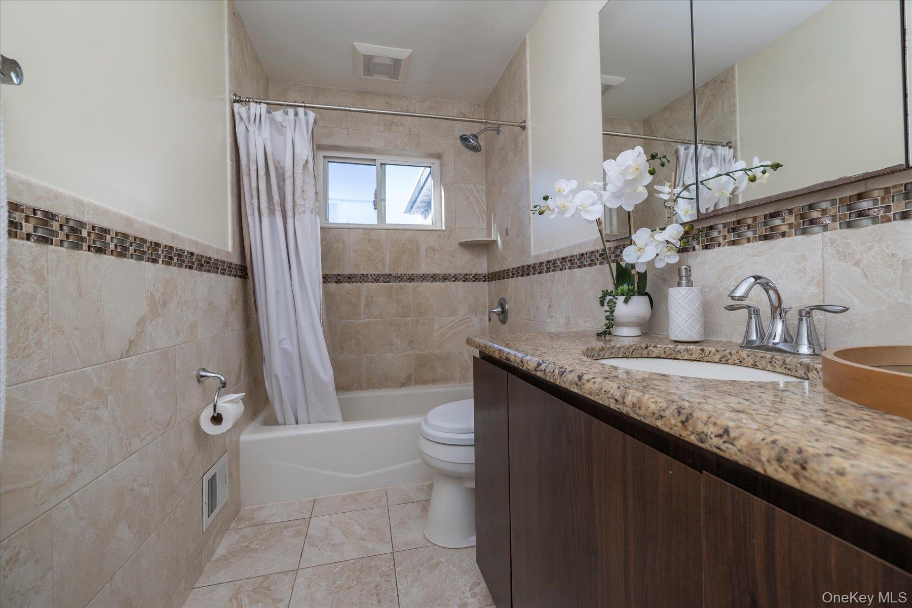 #14 photo, 2970 Bond Drive, Merrick , NY 11566