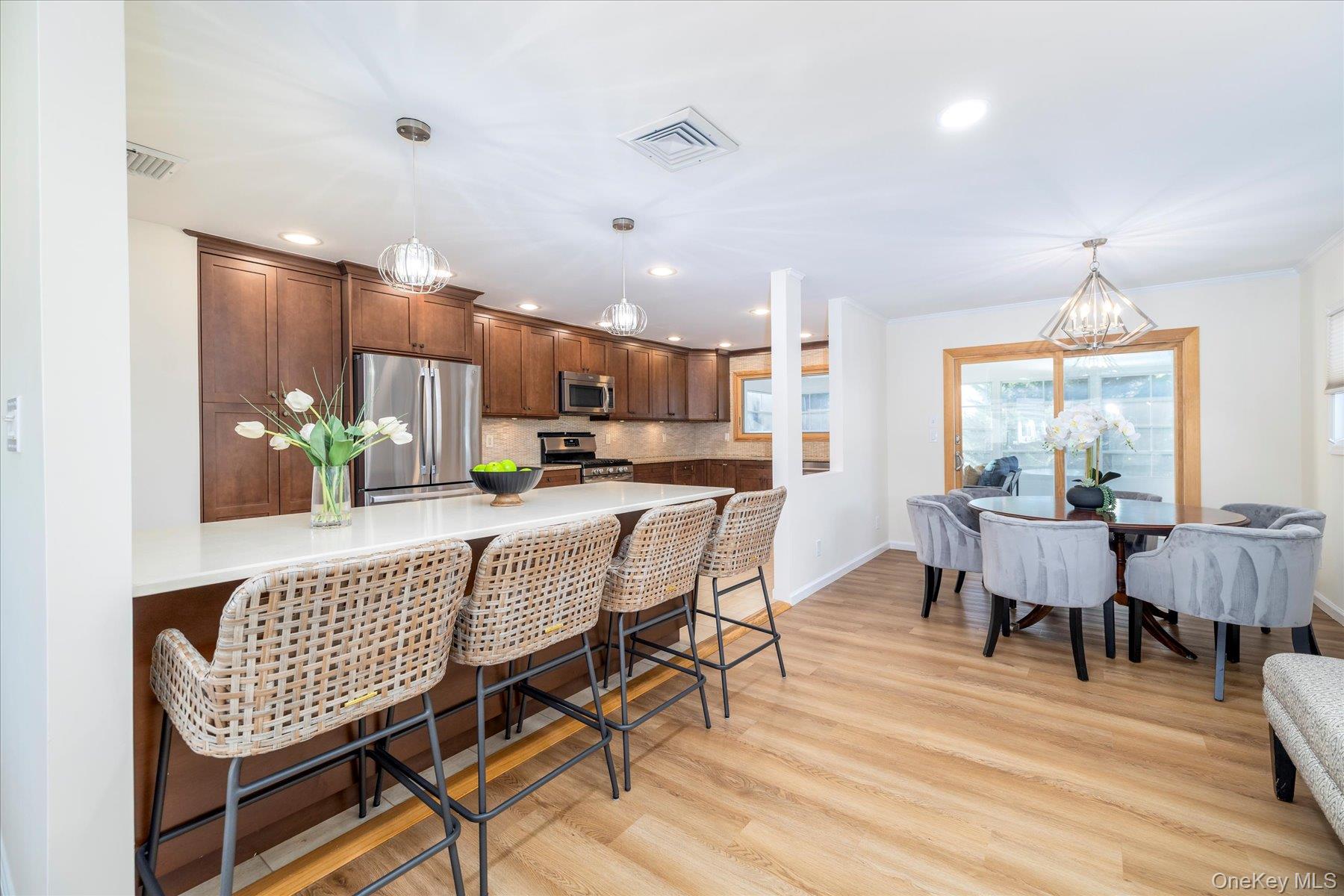 #6 photo, 2970 Bond Drive, Merrick , NY 11566