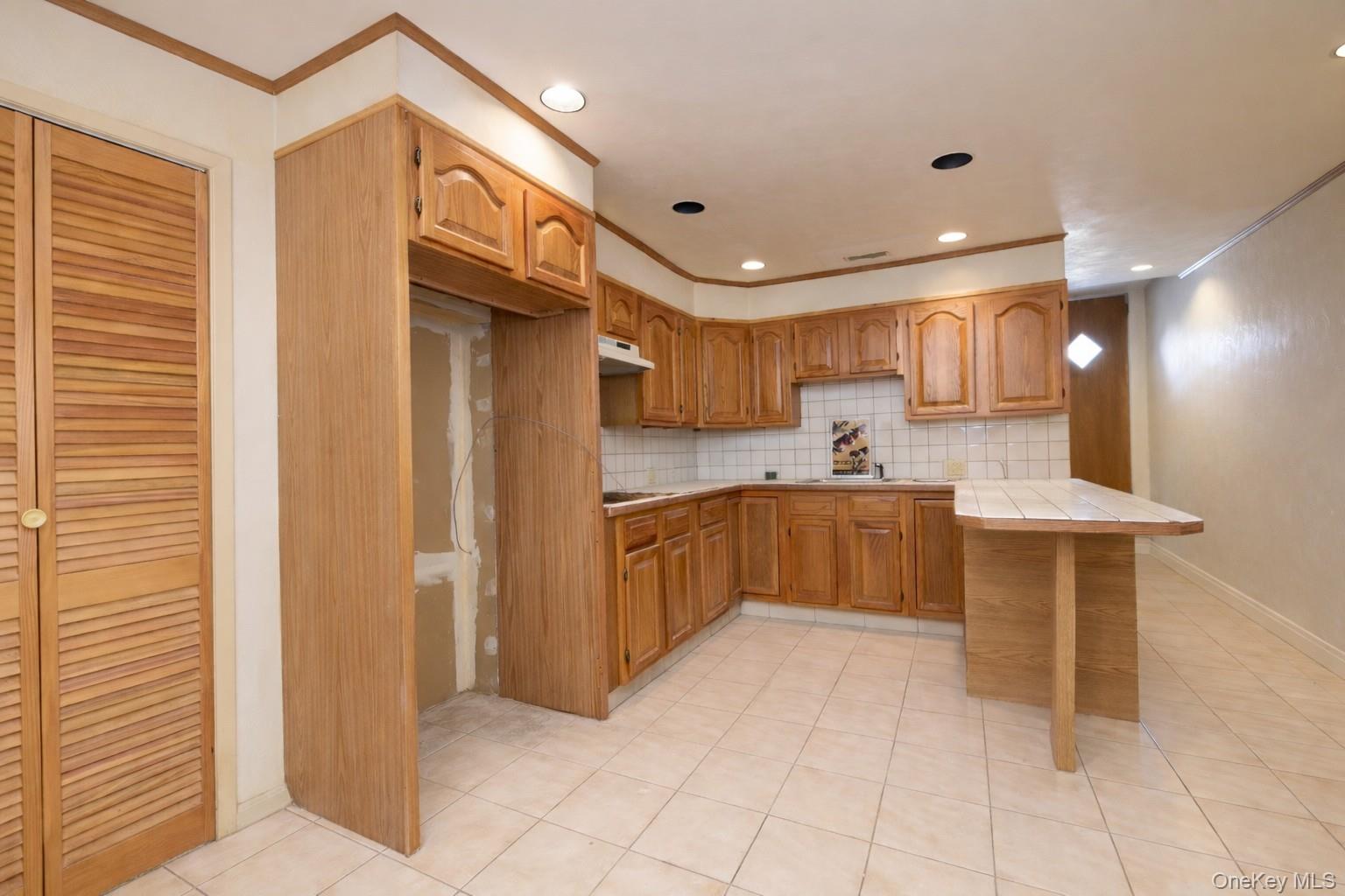 #15 photo, 63-69 Dry Harbor Road, Middle Village , NY 11379