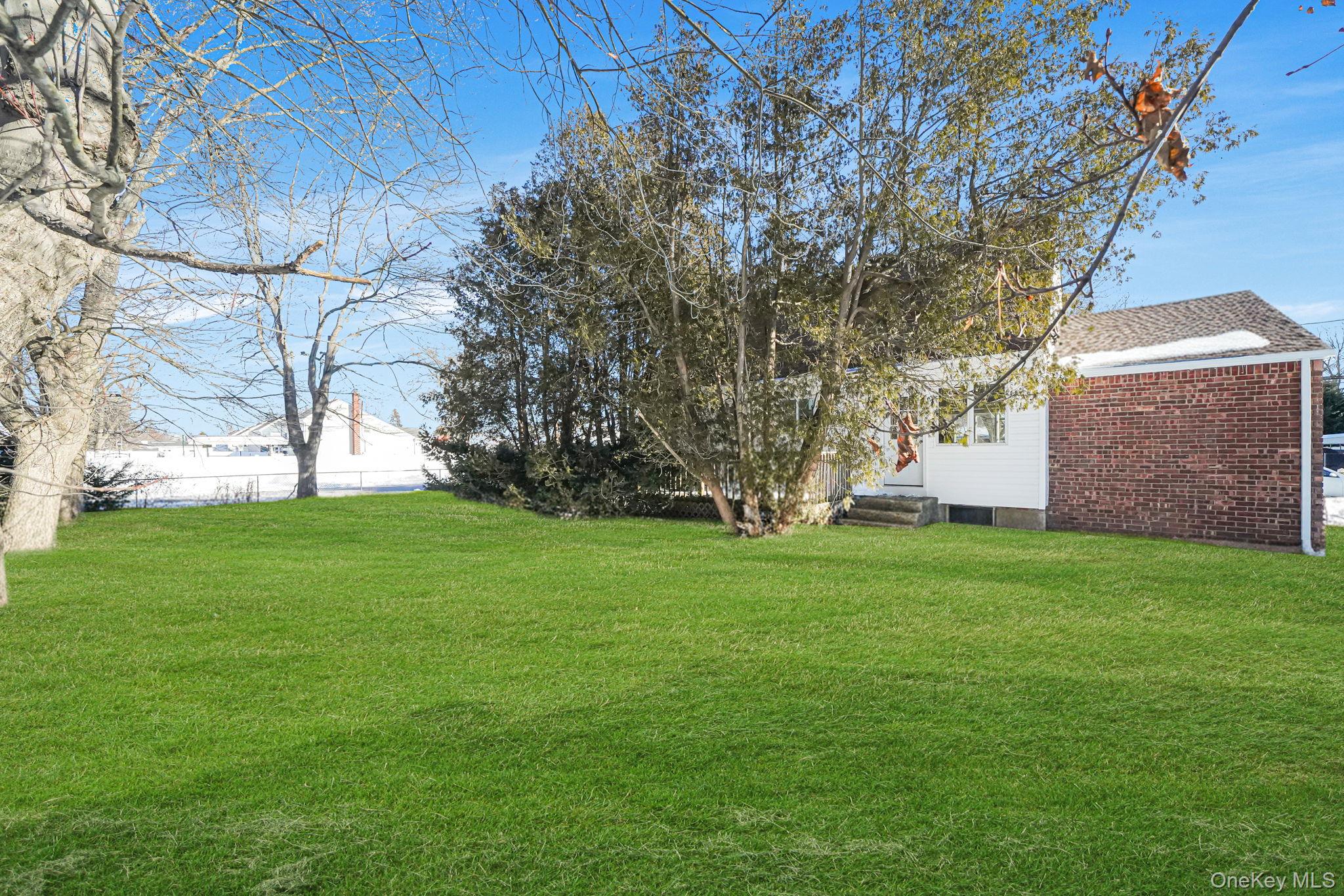 #2 photo, 182 W 17th Street, 东长岛 鹿园 Deer Park , NY 11729