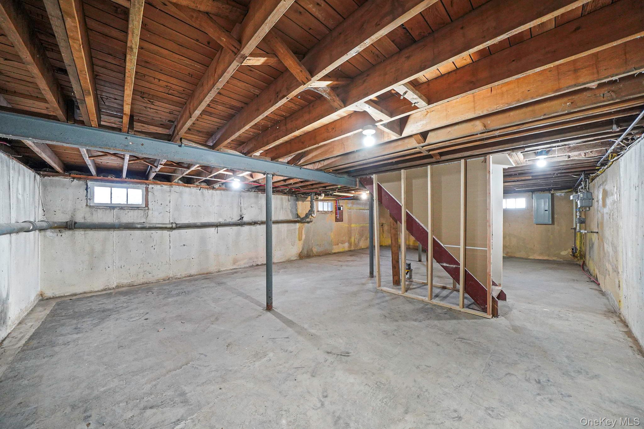 #20 photo, 182 W 17th Street, 东长岛 鹿园 Deer Park , NY 11729