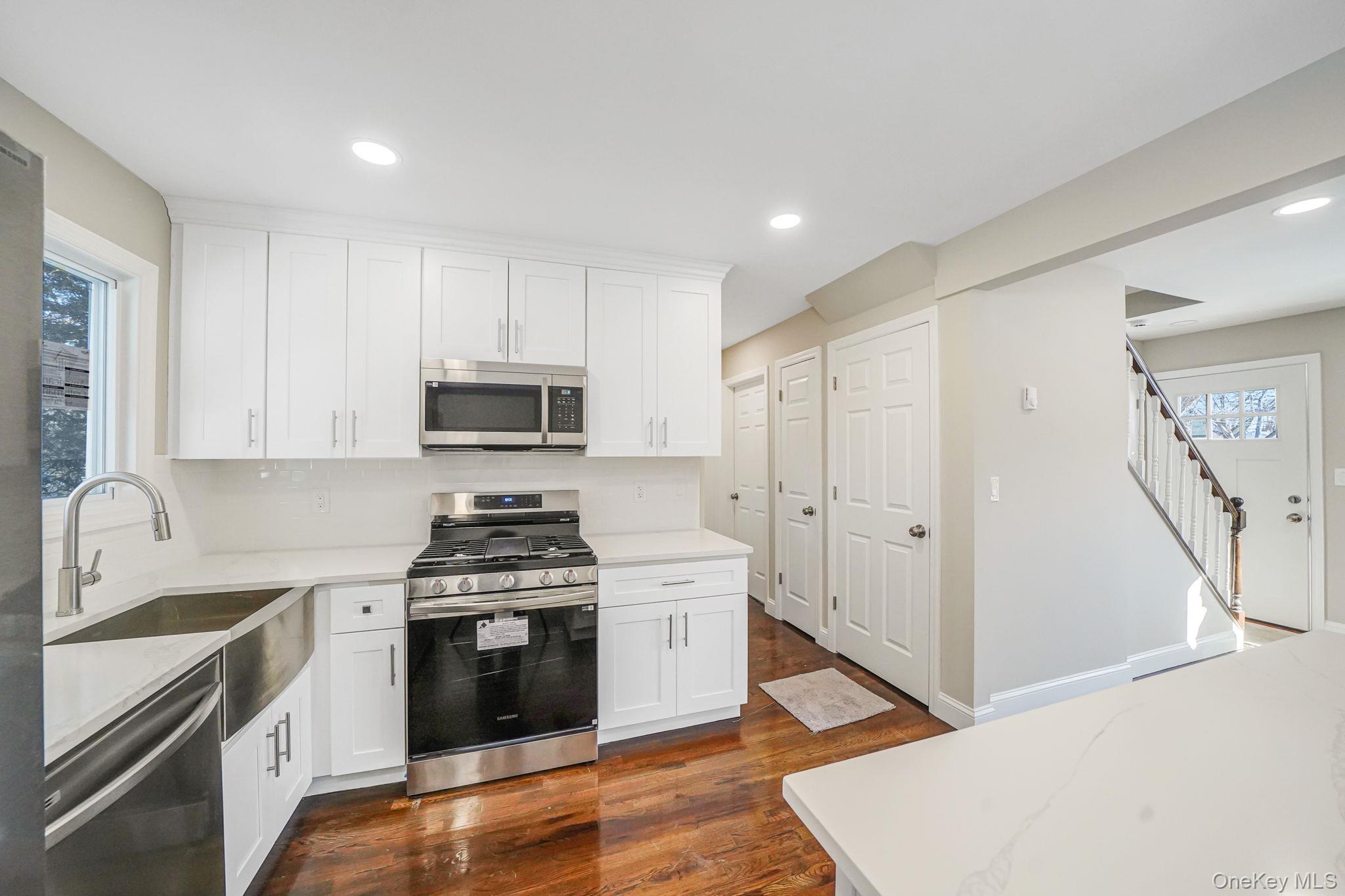 #7 photo, 182 W 17th Street, 东长岛 鹿园 Deer Park , NY 11729