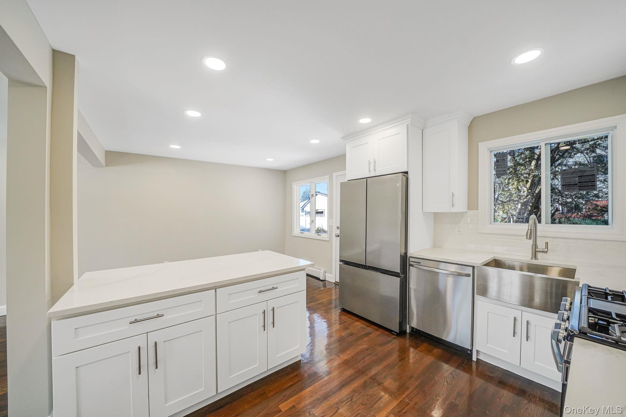 #8 photo, 182 W 17th Street, 东长岛 鹿园 Deer Park , NY 11729