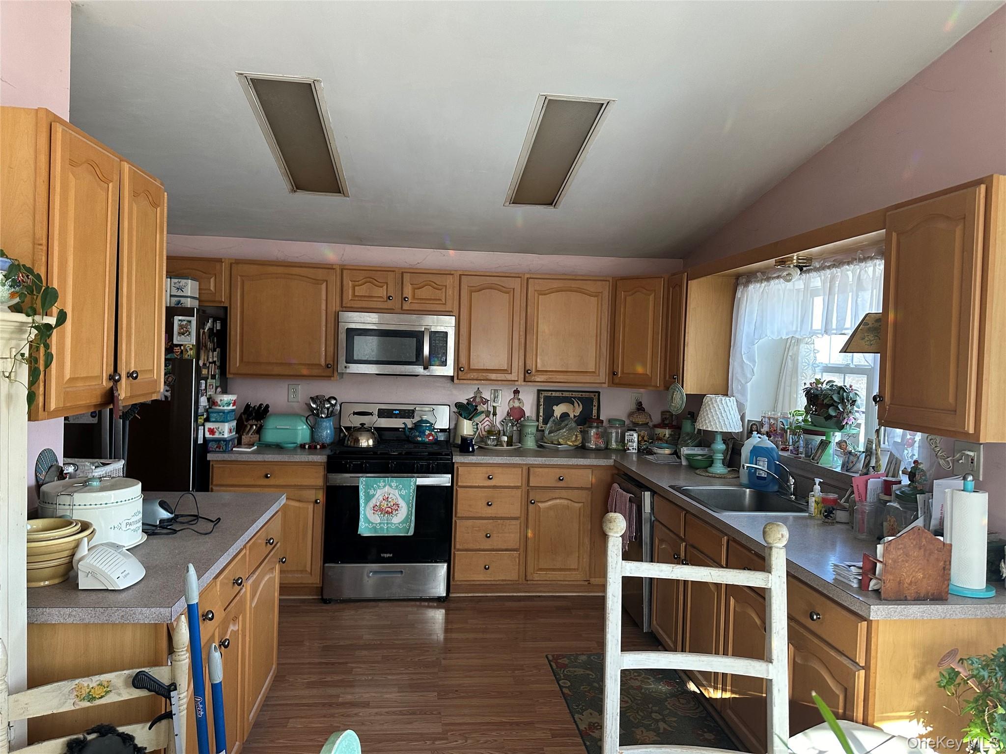 #2 photo, 1661 Old Country Road, Riverhead , NY 11901