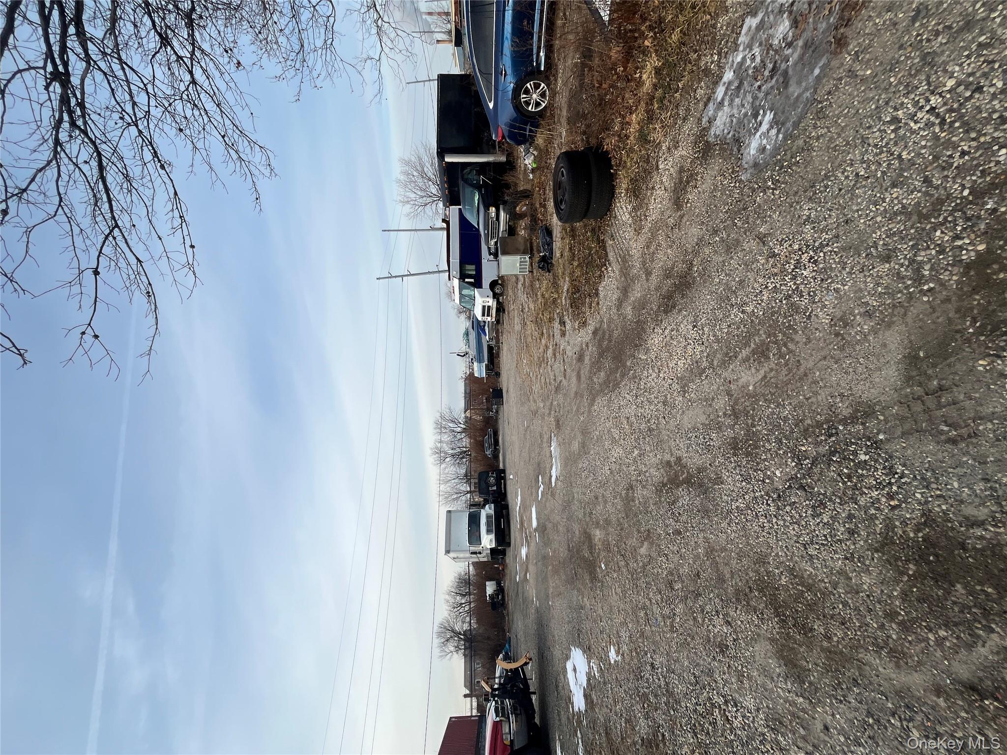 #4 photo, 4186-4200 Industrial Place, Island Park , NY 11558