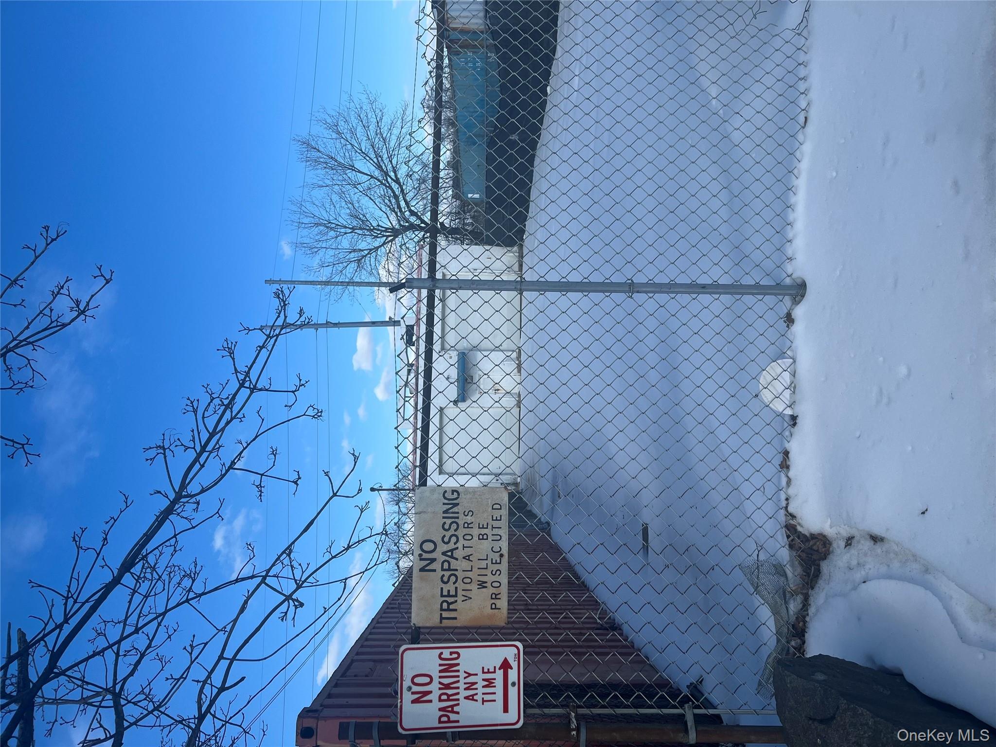 #6 photo, 4186-4200 Industrial Place, Island Park , NY 11558