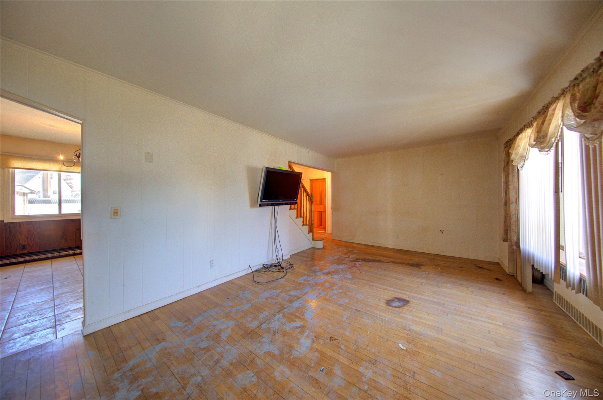 #2 photo, 984 Shelburne Drive, Franklin Square , NY 11010