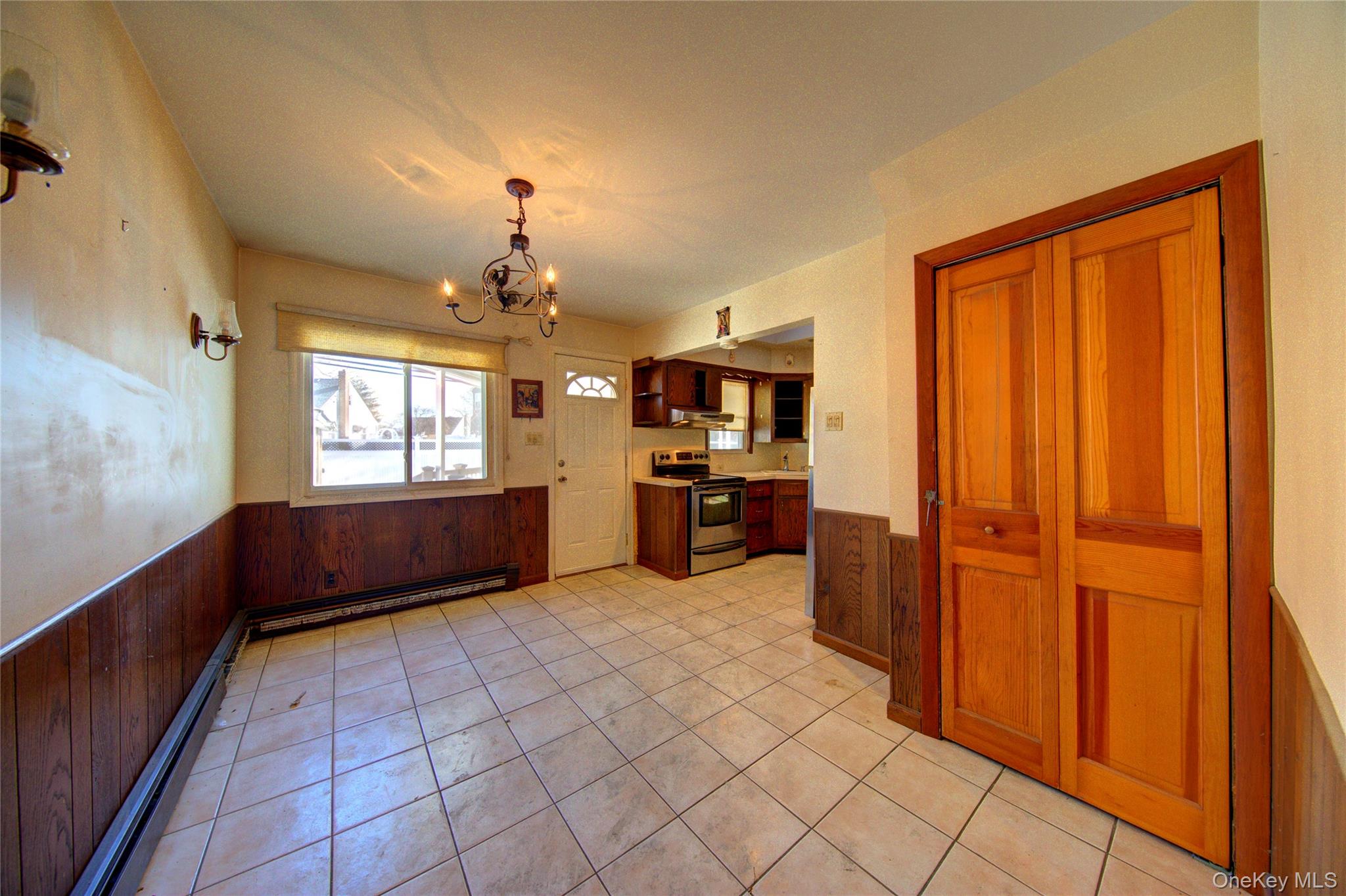 #6 photo, 984 Shelburne Drive, Franklin Square , NY 11010