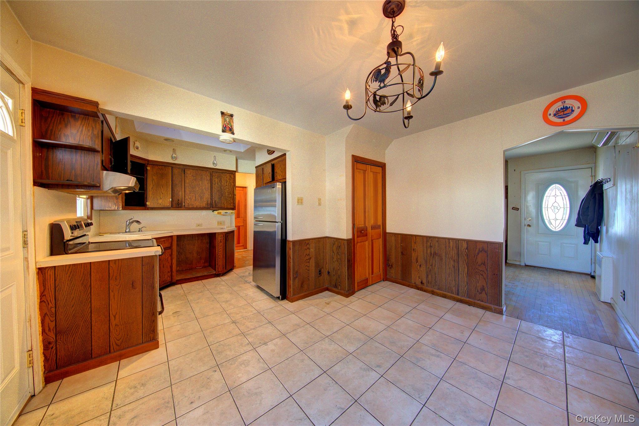 #7 photo, 984 Shelburne Drive, Franklin Square , NY 11010