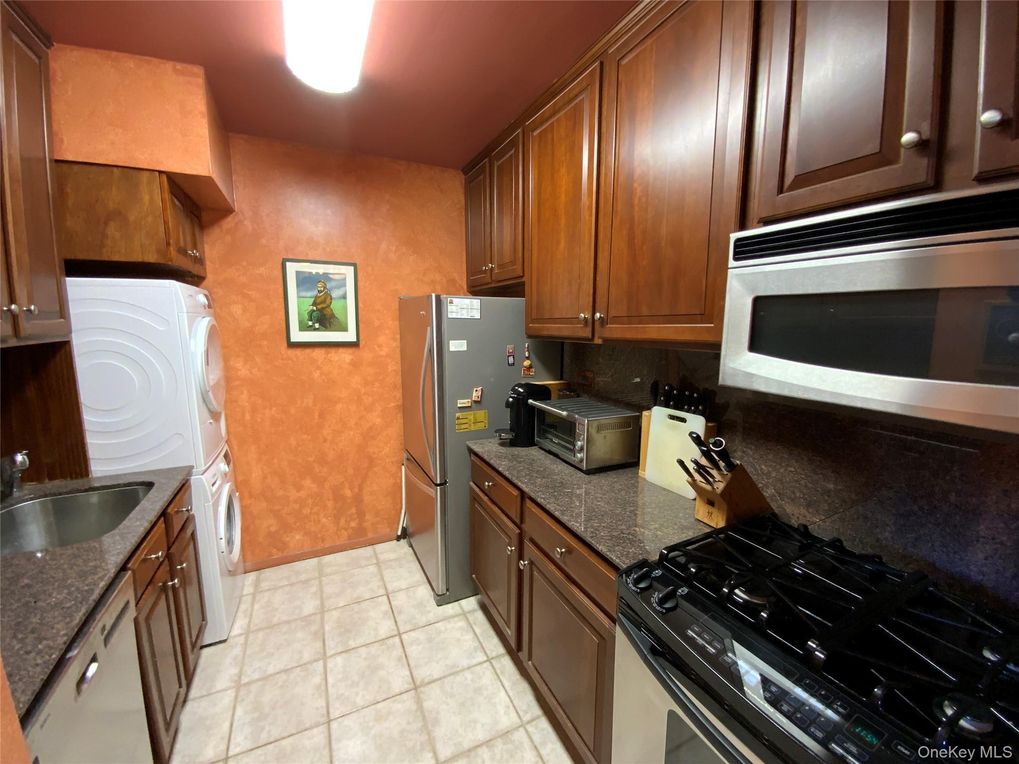 #6 photo, 27110 Grand Central Parkway, Floral Park , NY 11005