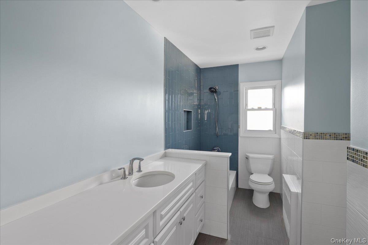 #12 photo, 595 Church Avenue, 롱 아일랜드 Woodmere , NY 11598