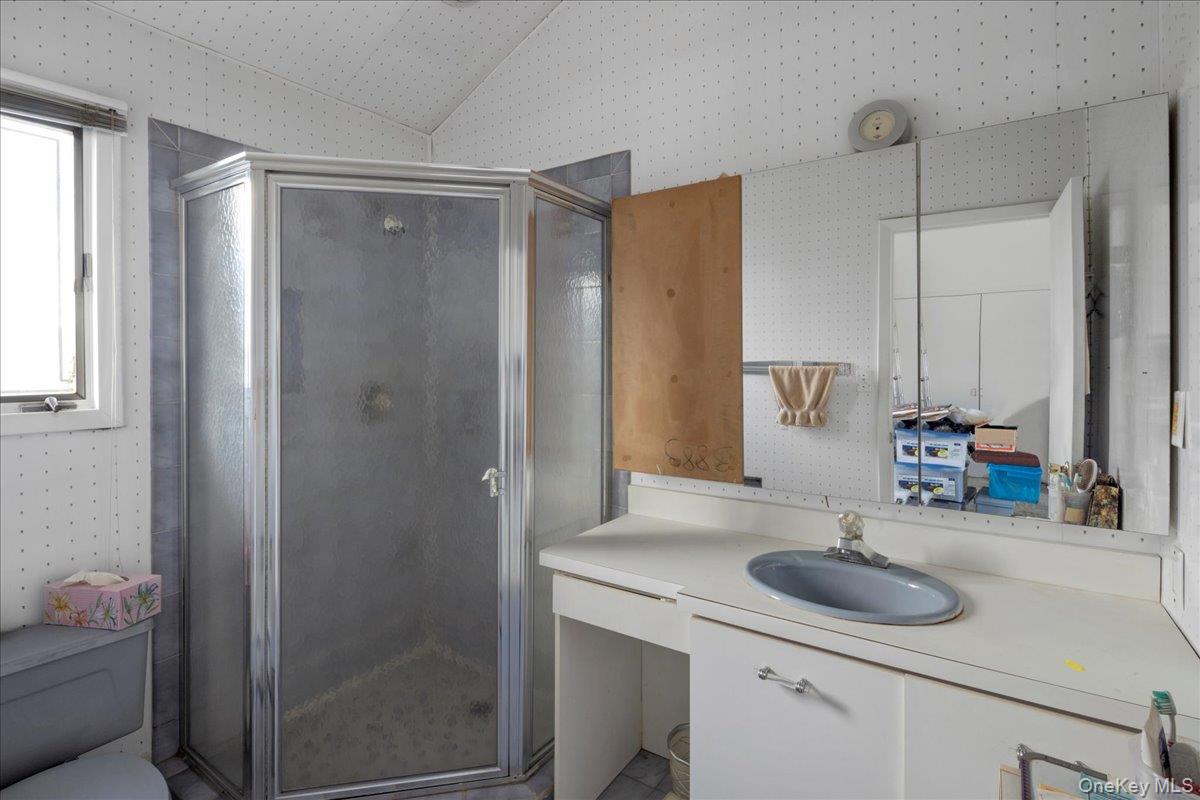 #13 photo, 595 Church Avenue, 롱 아일랜드 Woodmere , NY 11598