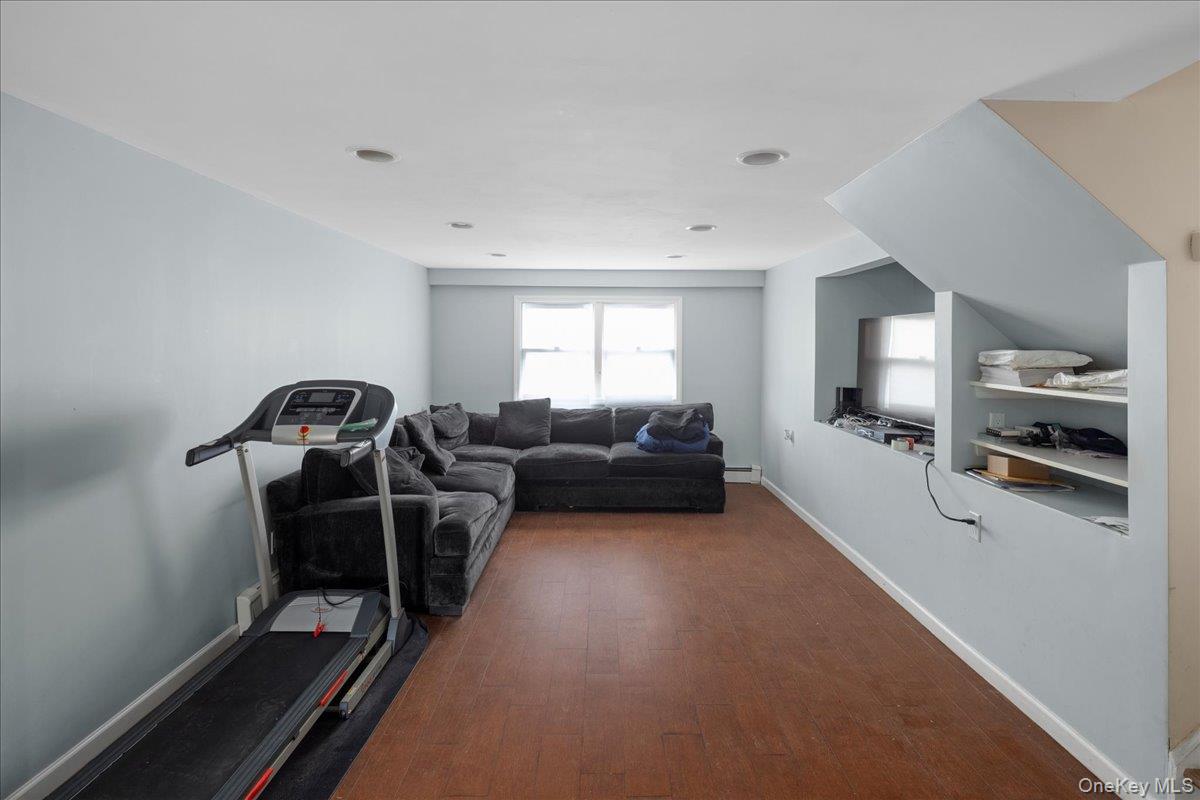 #14 photo, 595 Church Avenue, 롱 아일랜드 Woodmere , NY 11598