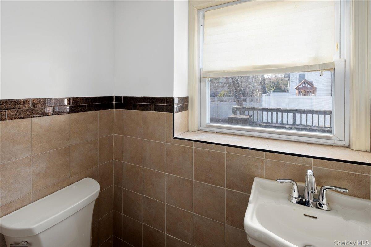 #15 photo, 595 Church Avenue, 롱 아일랜드 Woodmere , NY 11598