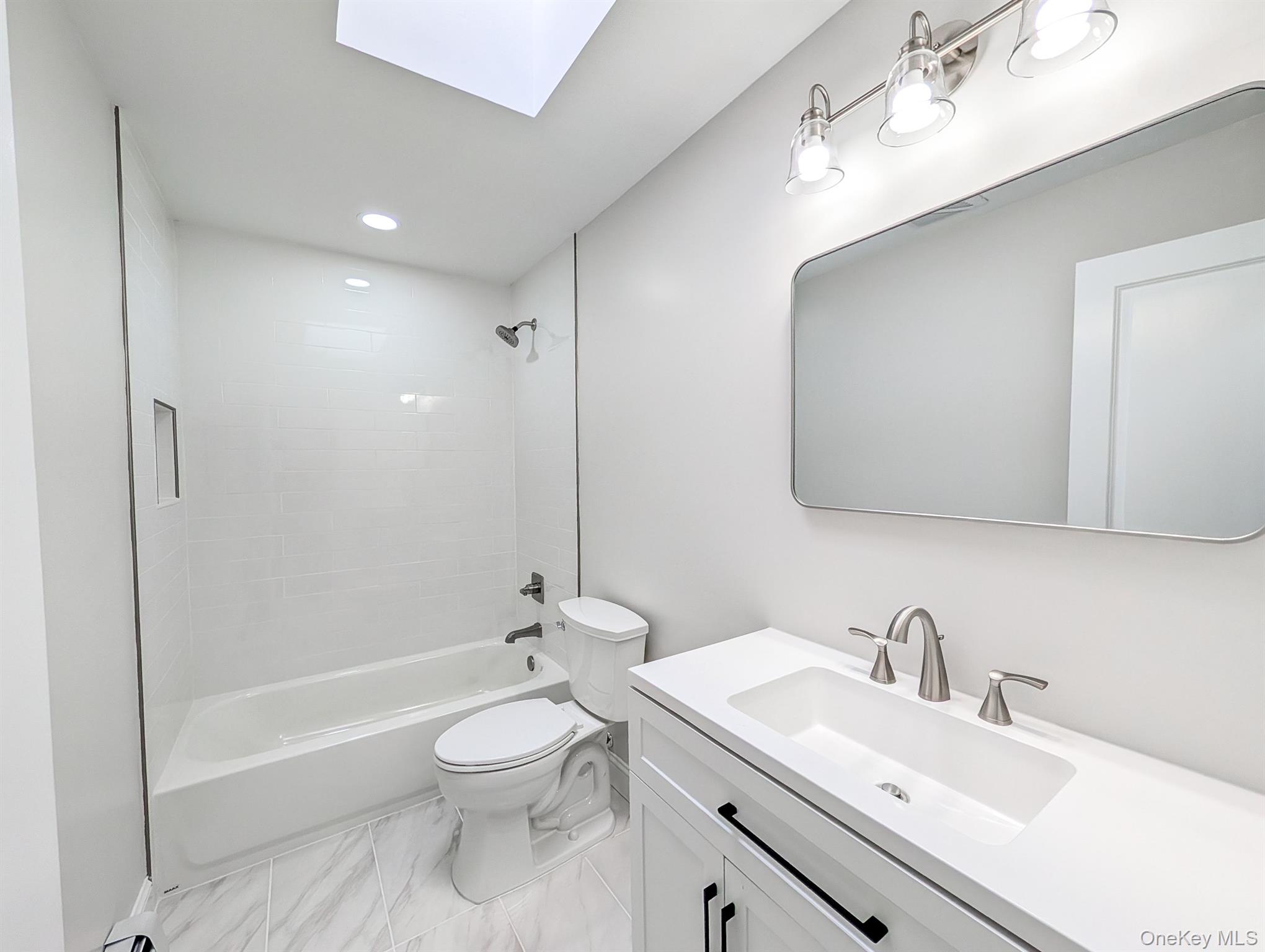 #11 photo, 41 Richmond Street, Islip , NY 11751