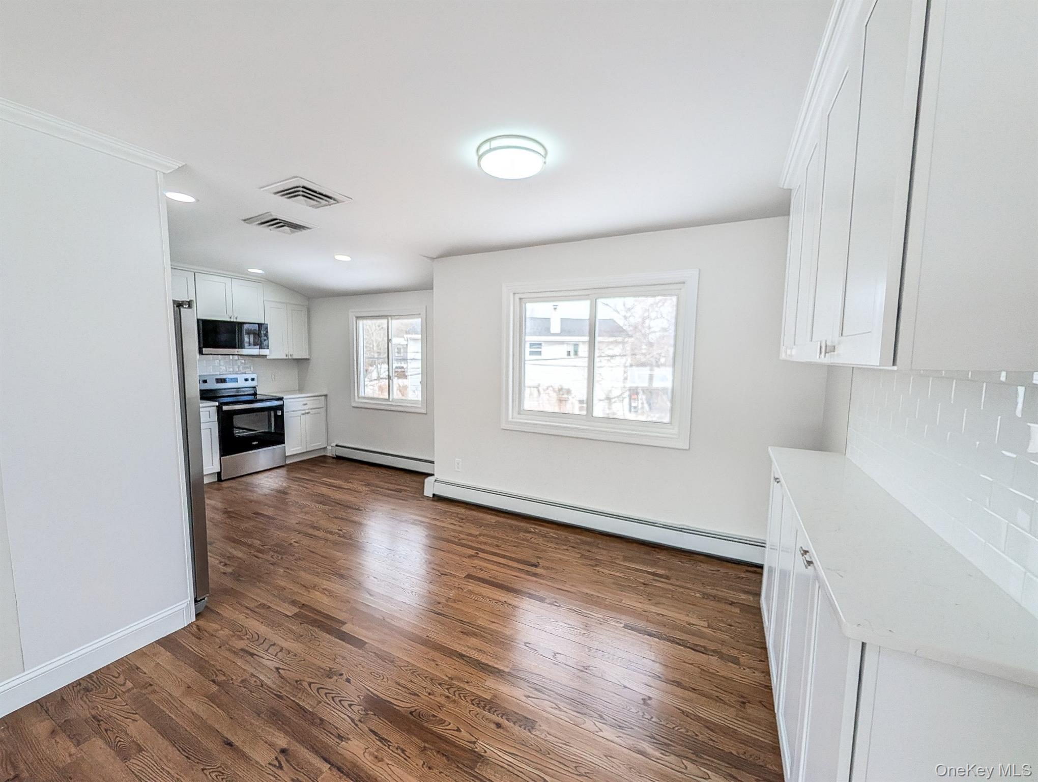 #5 photo, 41 Richmond Street, Islip , NY 11751