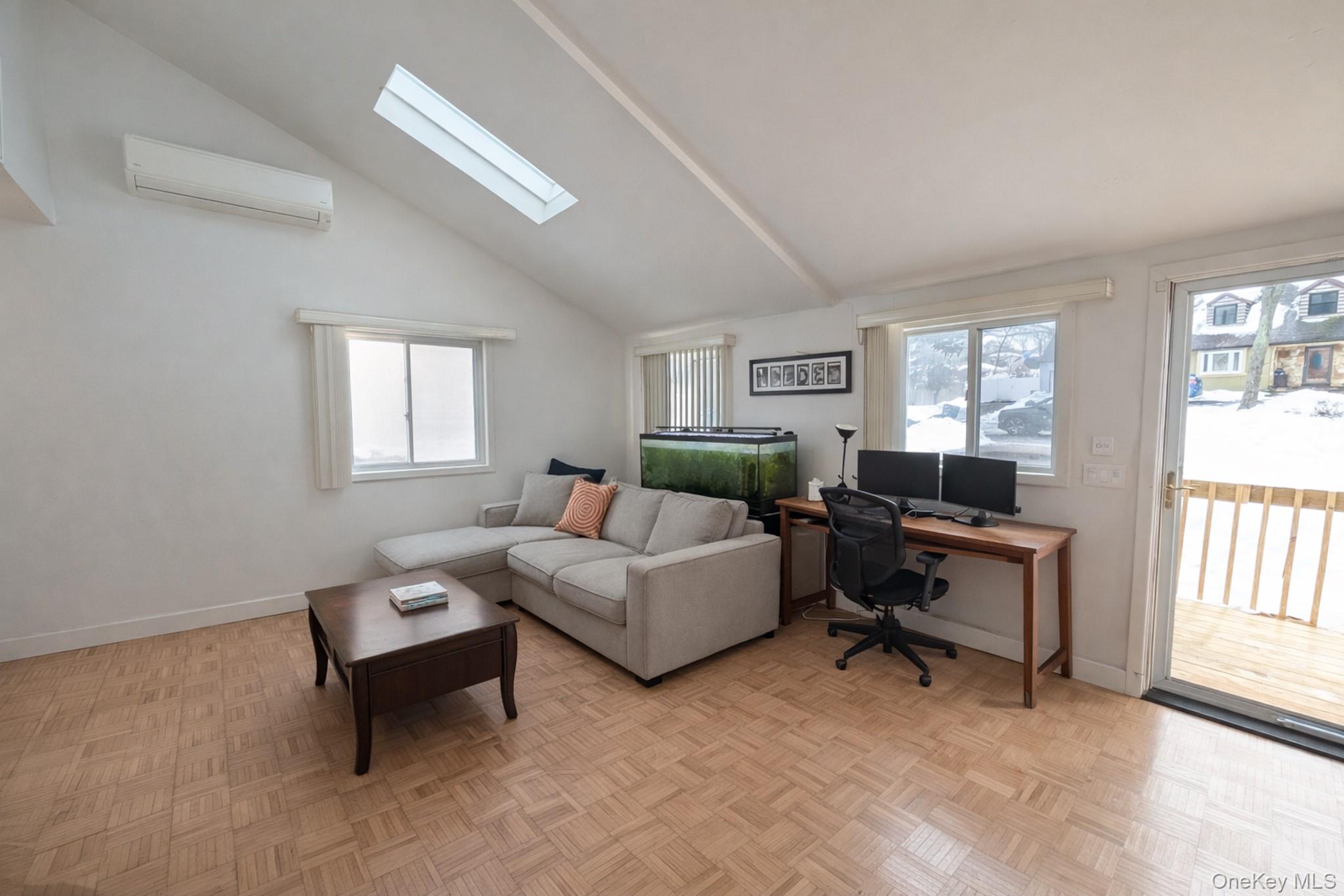 #3 photo, 17 Oneida Avenue, 东长岛 Selden , NY 11784