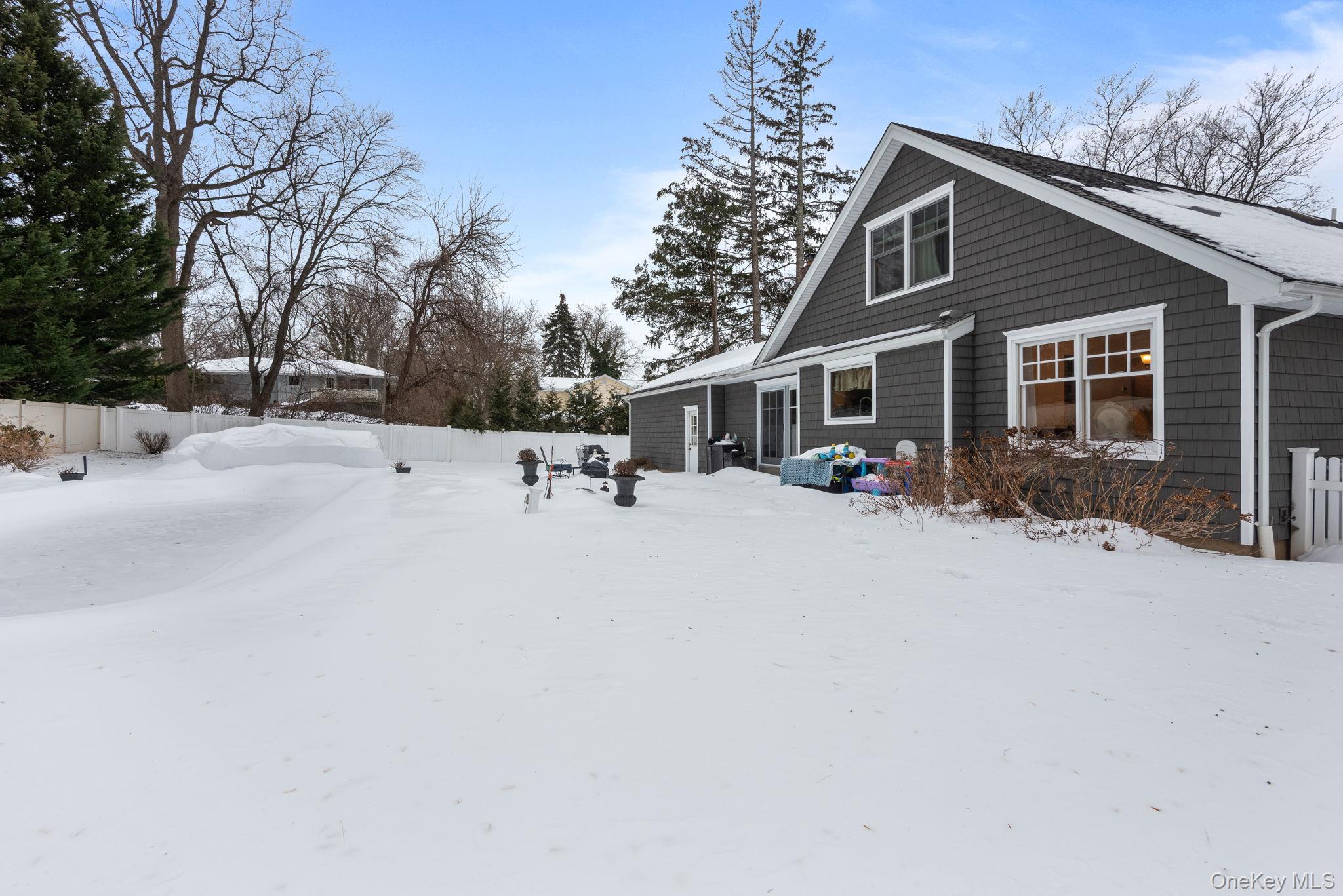 #5 photo, 4 Abbington Place, Northport , NY 11768