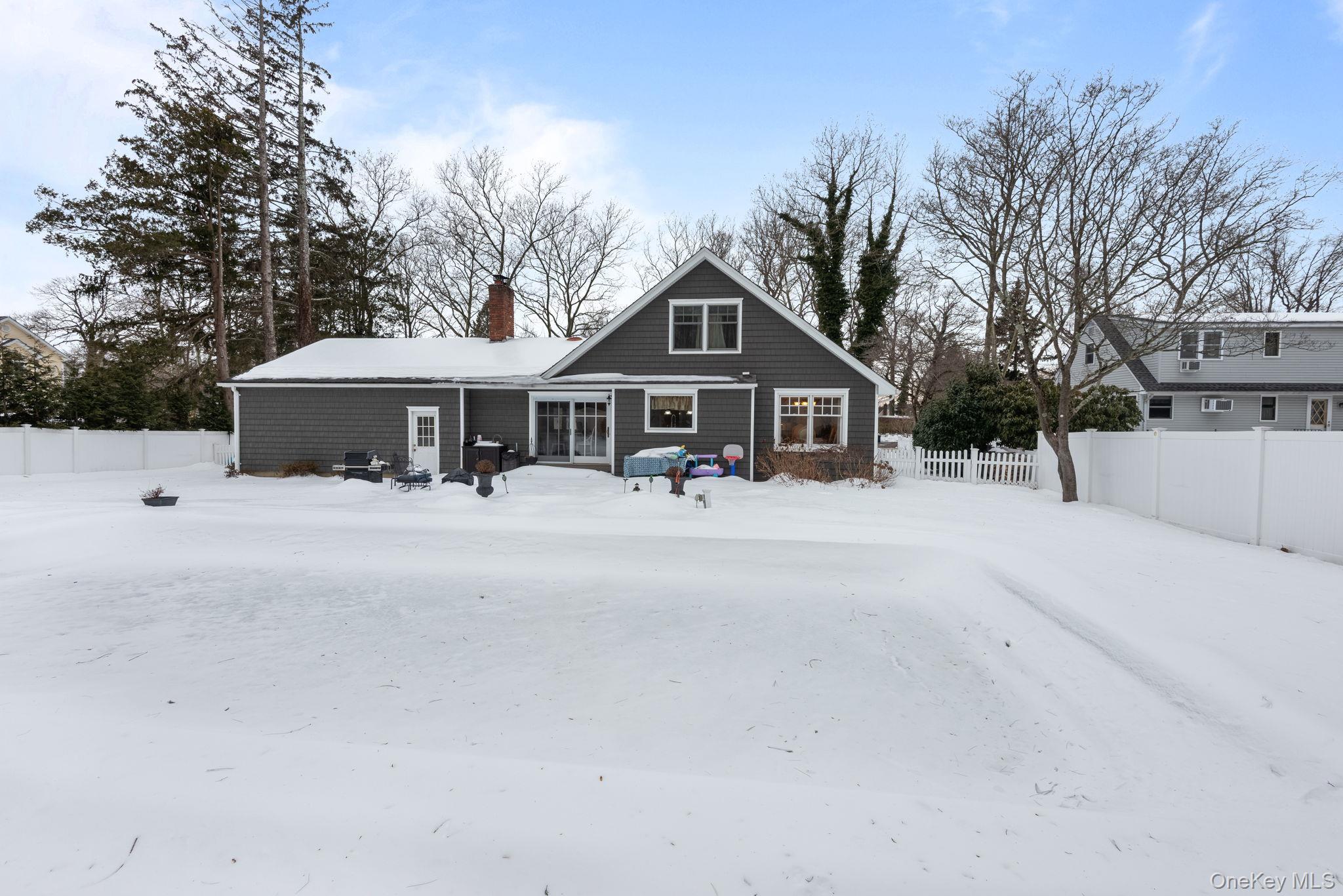 #6 photo, 4 Abbington Place, Northport , NY 11768