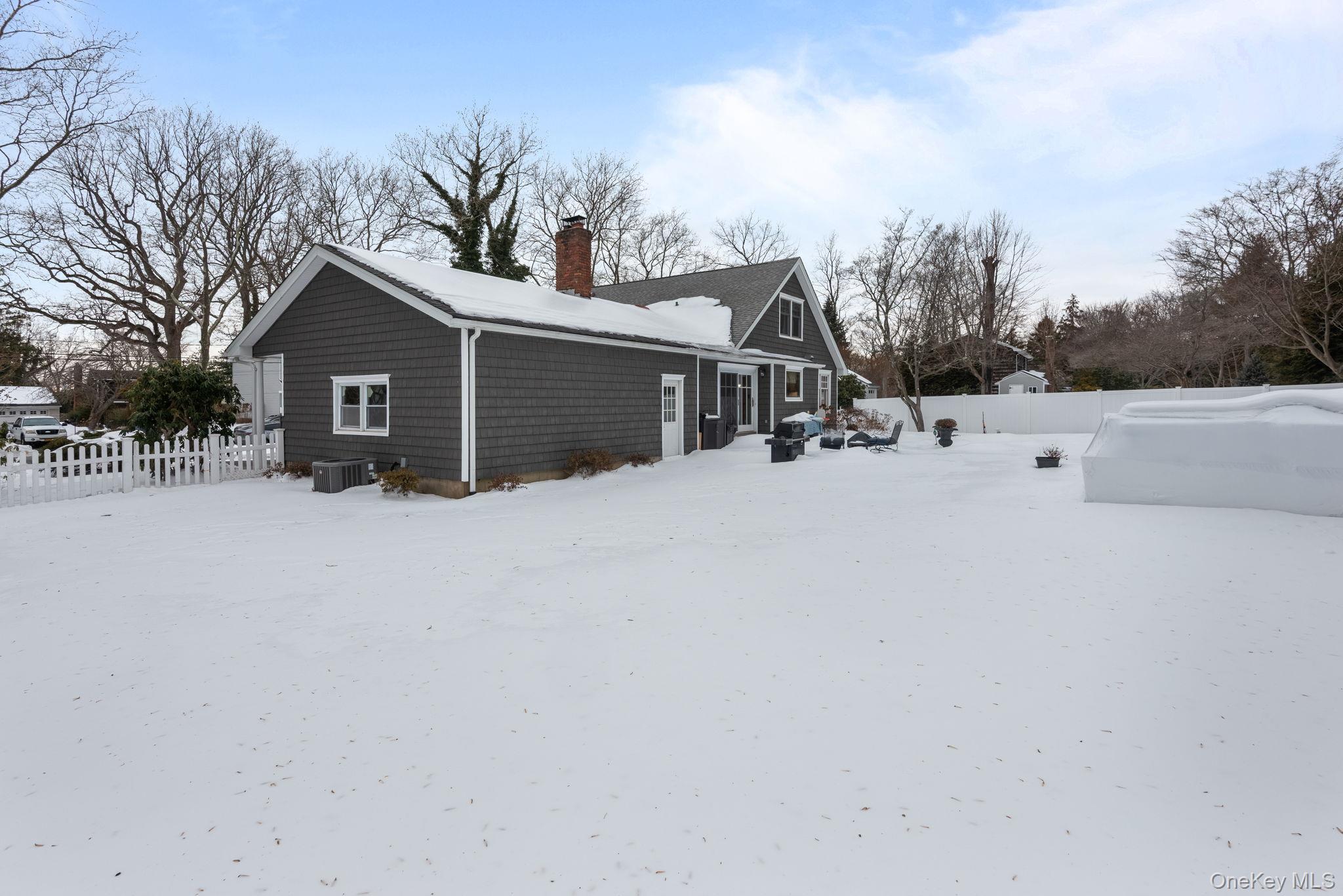 #8 photo, 4 Abbington Place, Northport , NY 11768