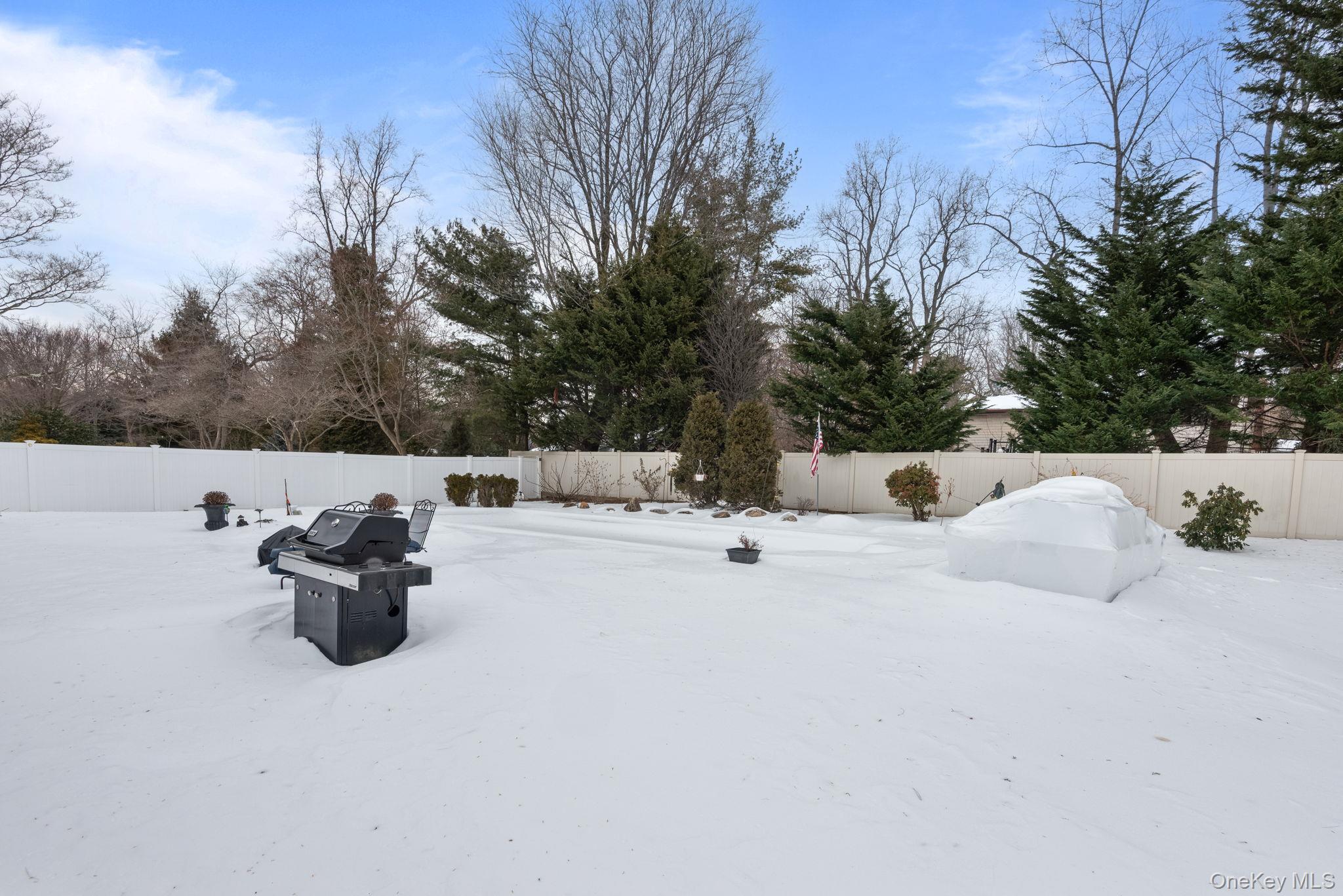 #9 photo, 4 Abbington Place, Northport , NY 11768