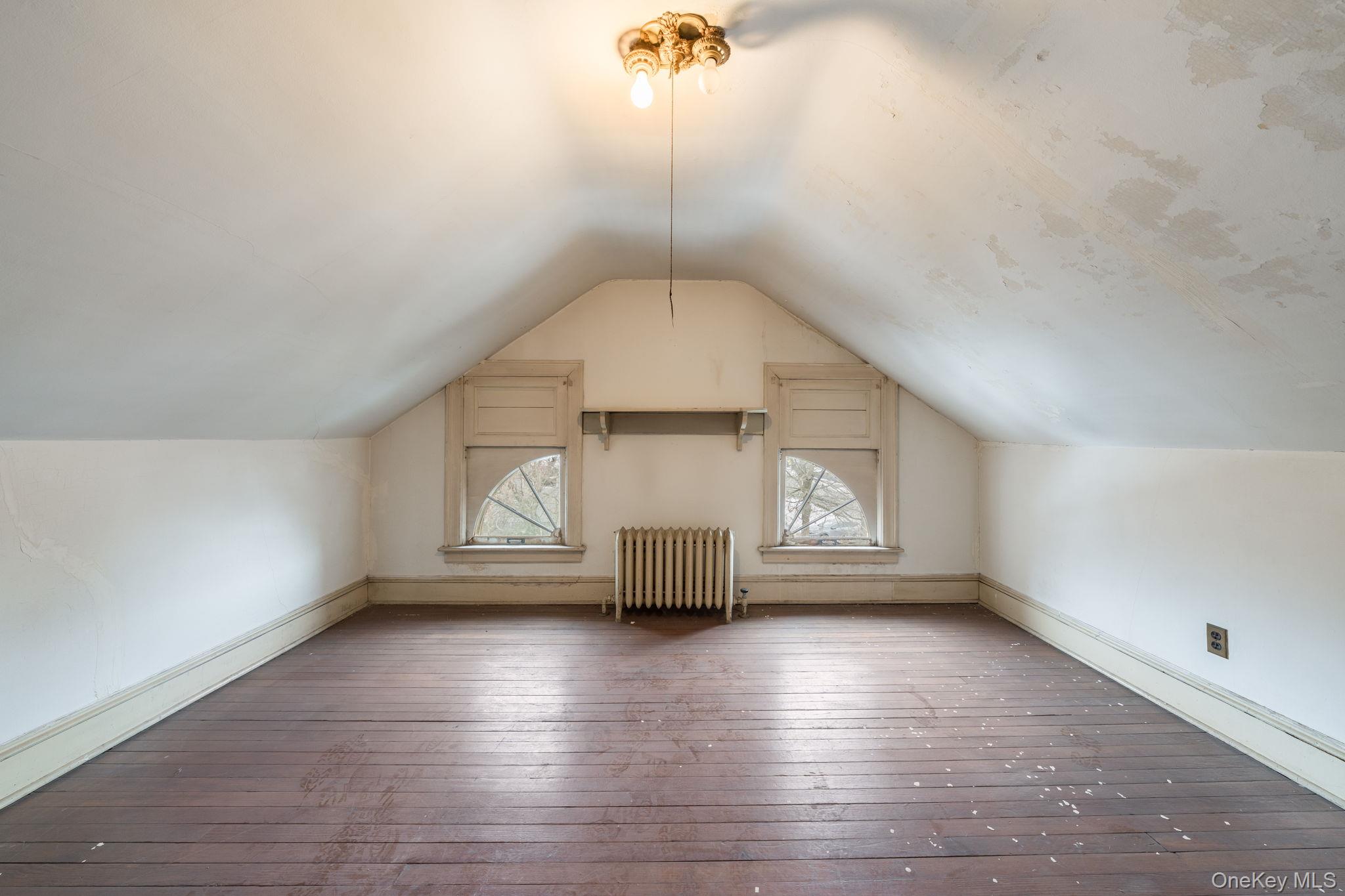 #17 photo, 1967 Washington Avenue, Seaford , NY 11783