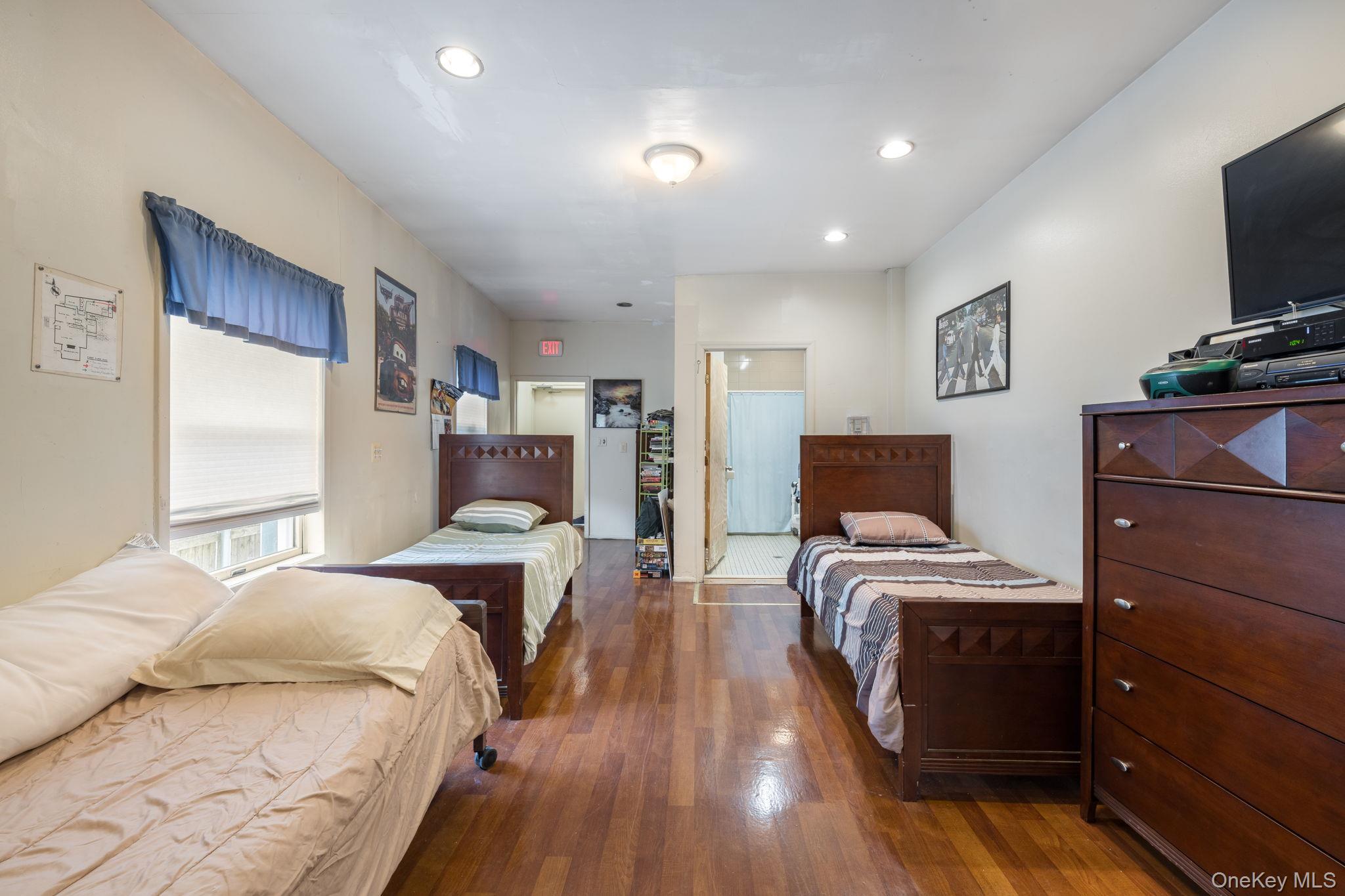 #5 photo, 1967 Washington Avenue, Seaford , NY 11783