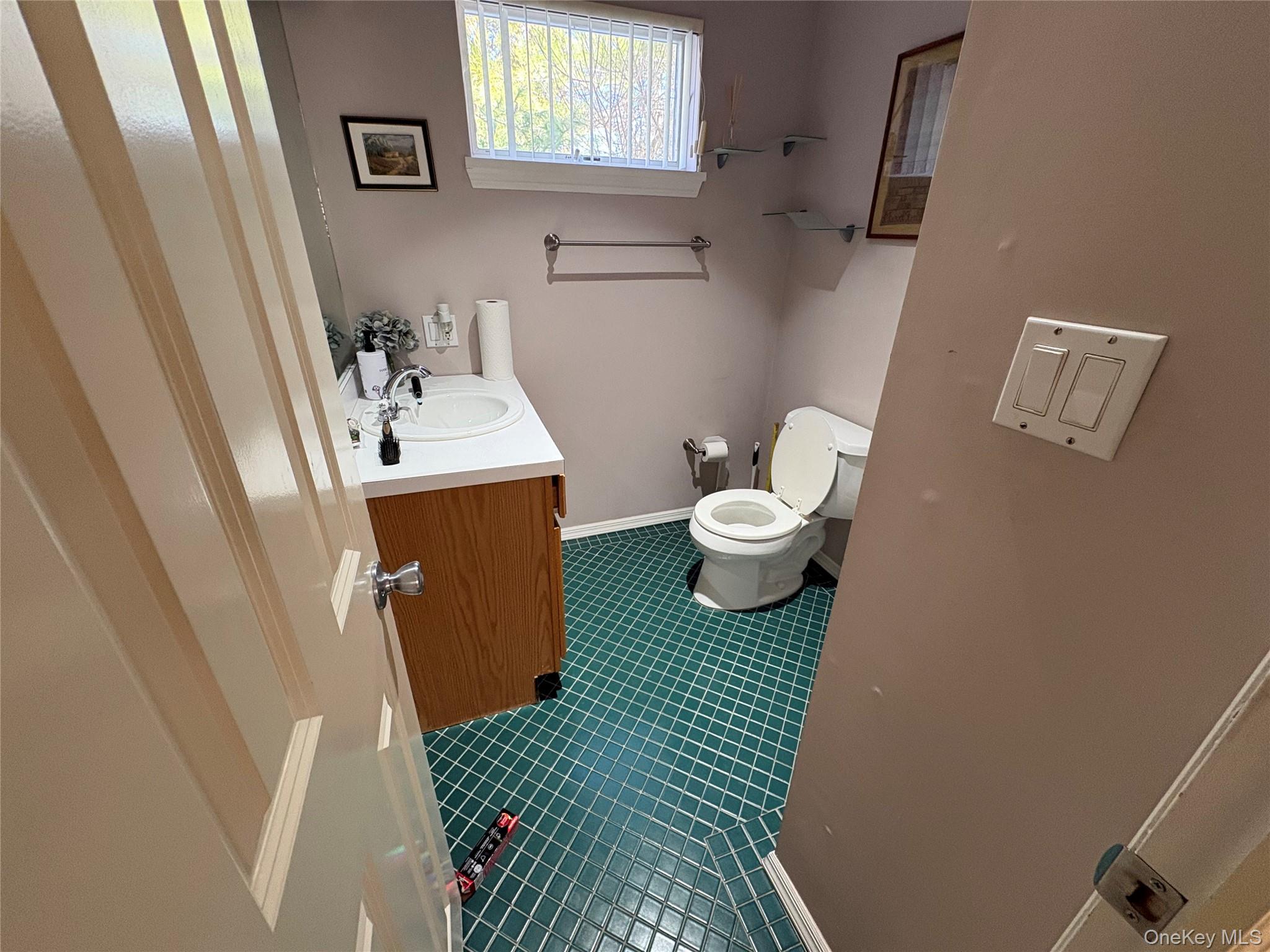 #5 photo, 3 Vine Street, Hampton Bays , NY 11946