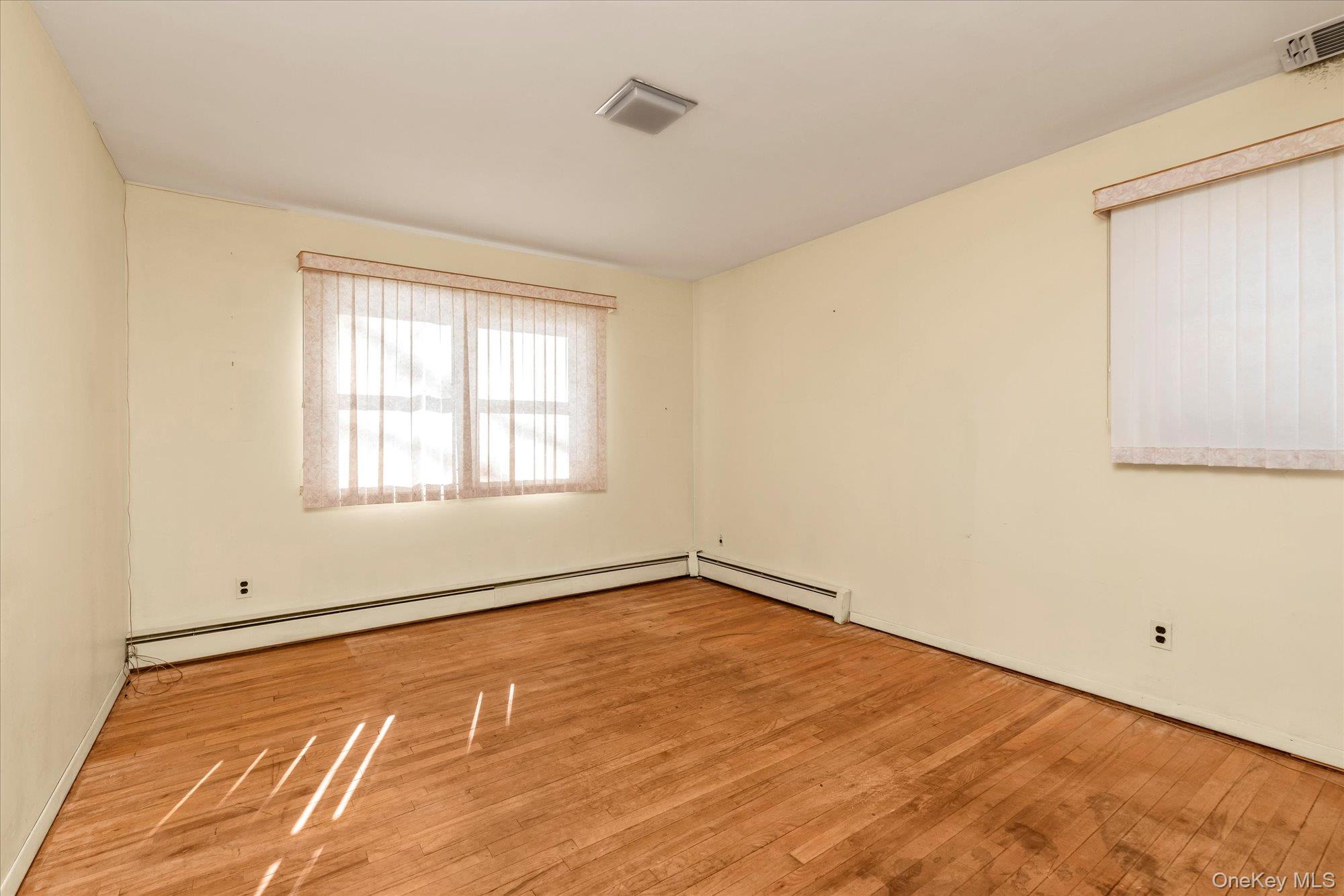 #11 photo, 65 Lone Oak Path, Smithtown , NY 11787