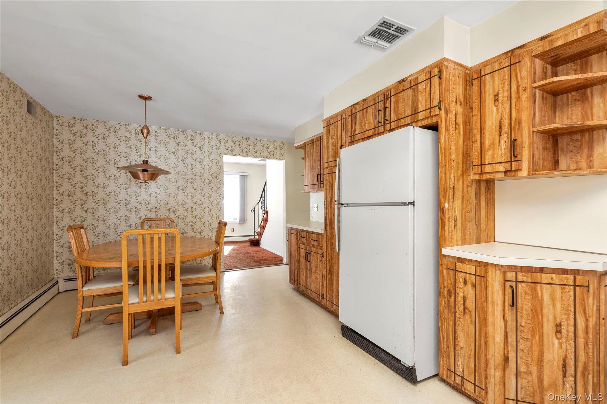 #7 photo, 65 Lone Oak Path, Smithtown , NY 11787