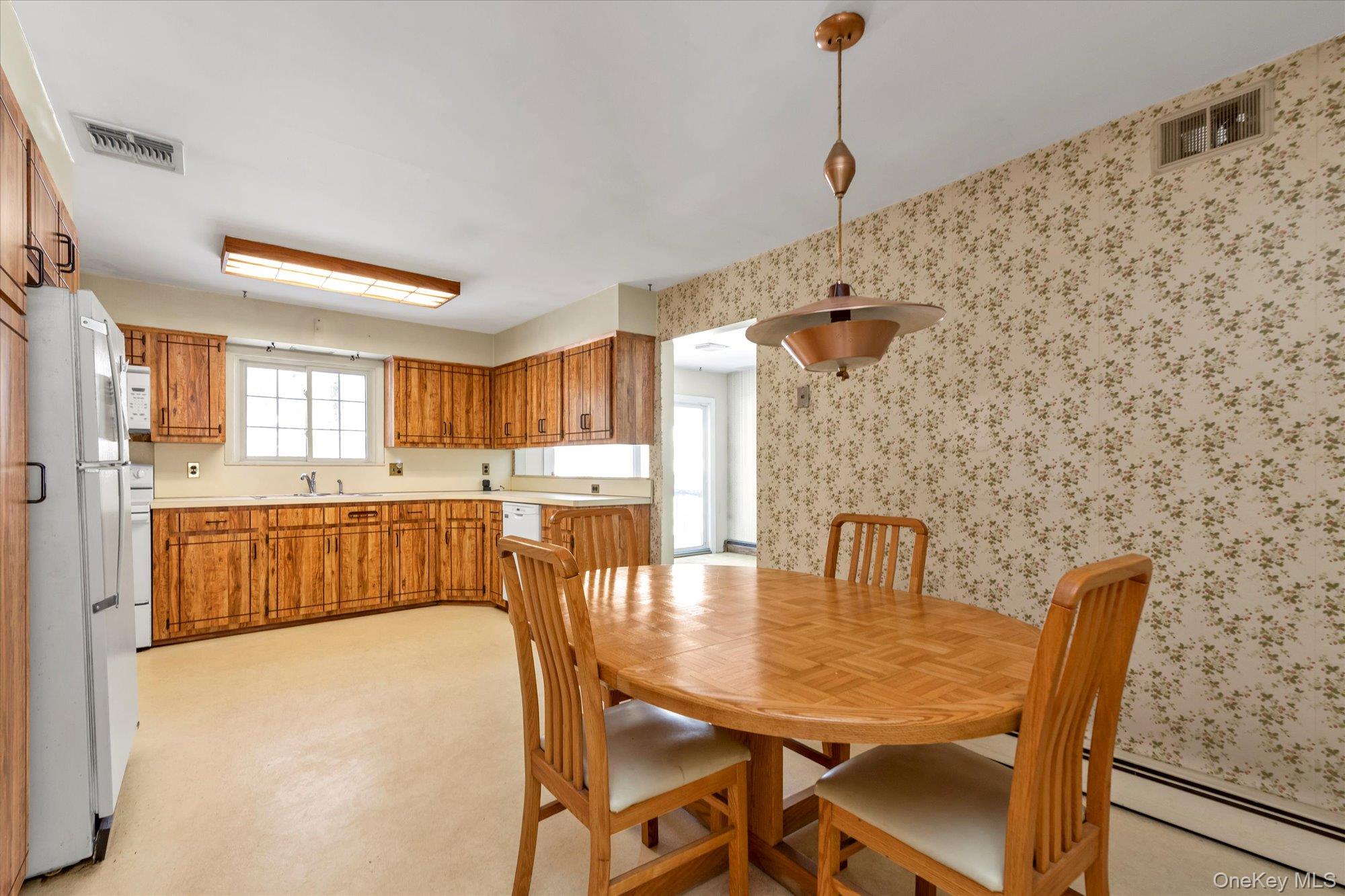 #8 photo, 65 Lone Oak Path, Smithtown , NY 11787