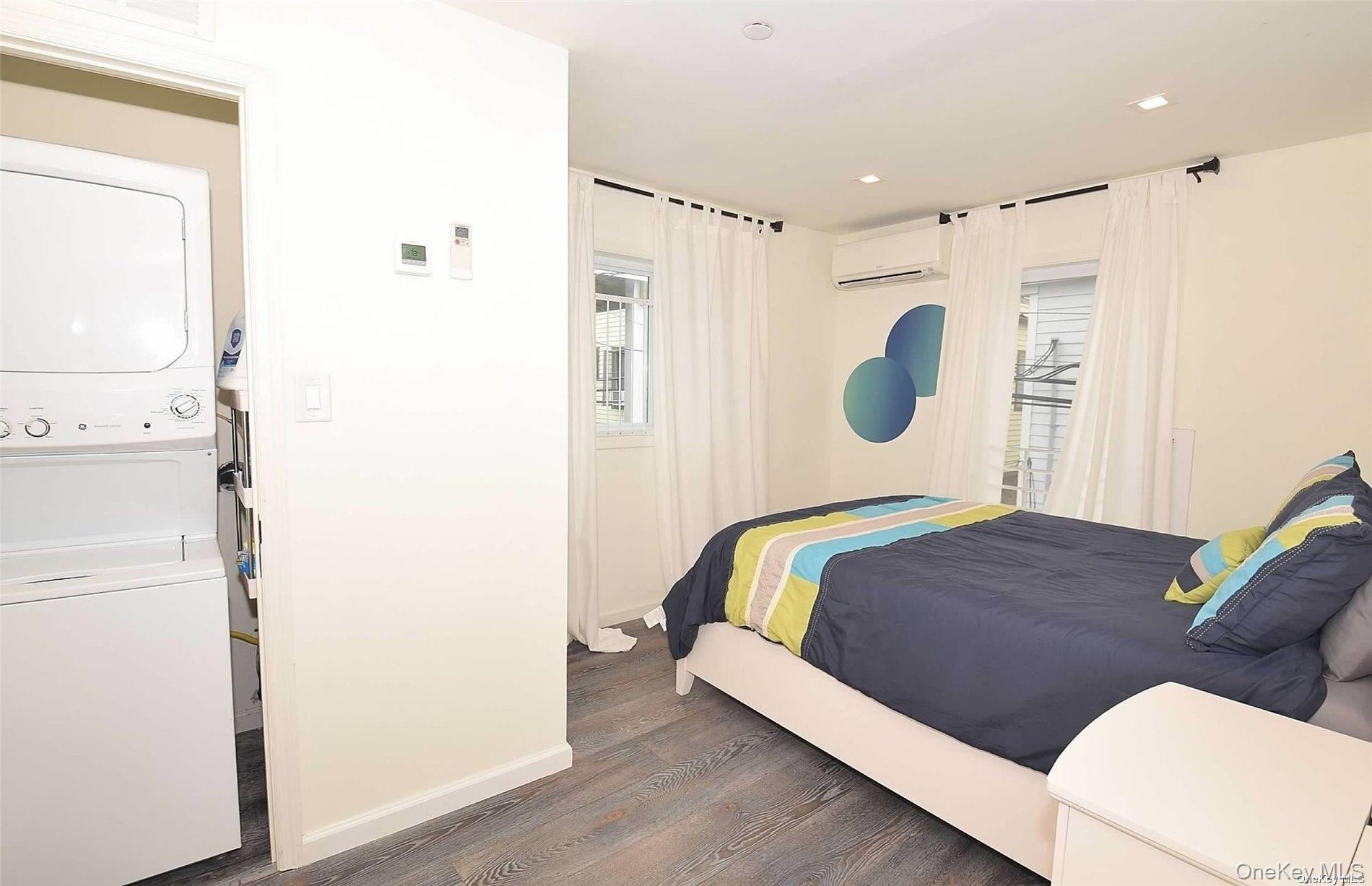 #13 photo, 31 Florida Street, Long Beach , NY 11561