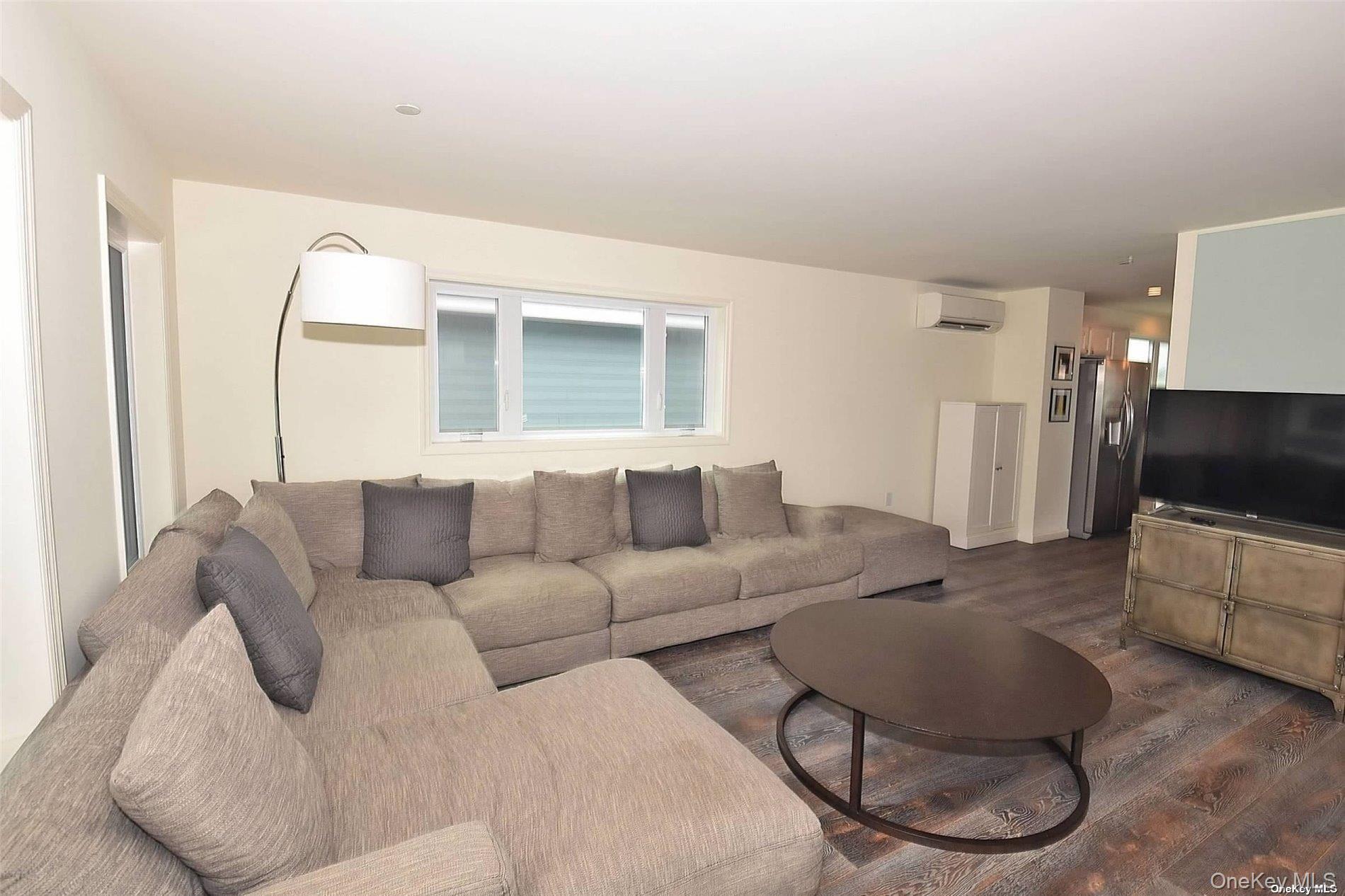 #9 photo, 31 Florida Street, Long Beach , NY 11561