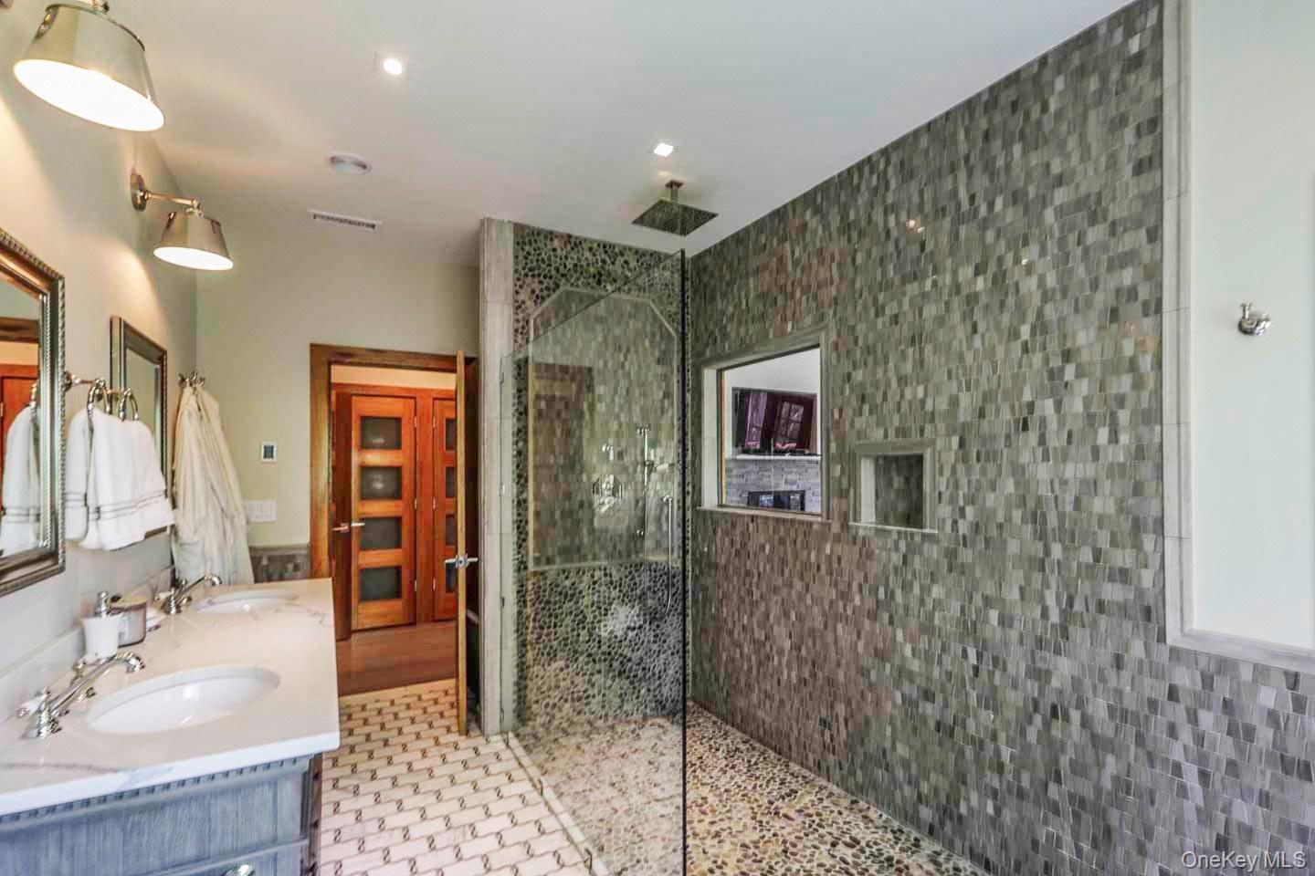 #12 photo, 1366 Scuttle Hole Road, Water Mill , NY 11976