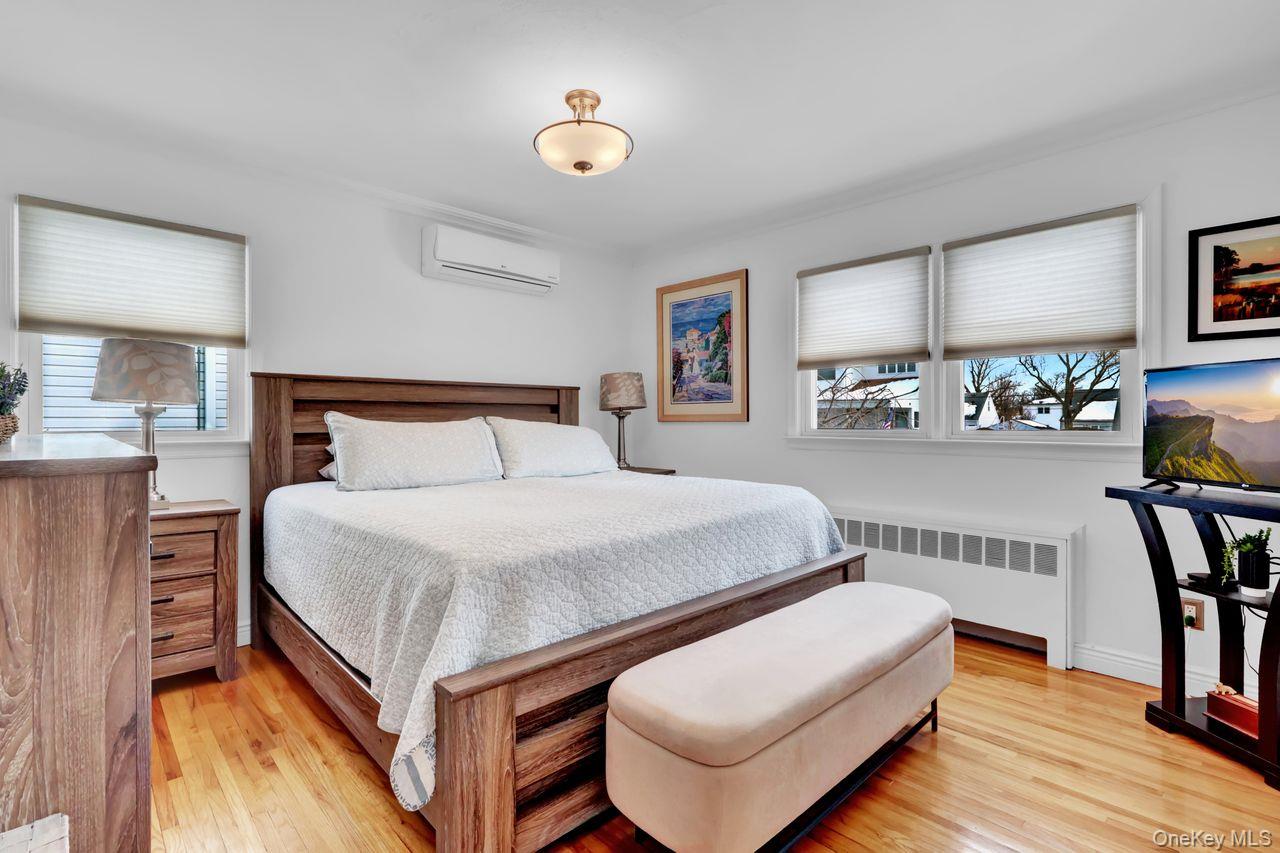 #19 photo, 3354 2nd Street, Oceanside , NY 11572