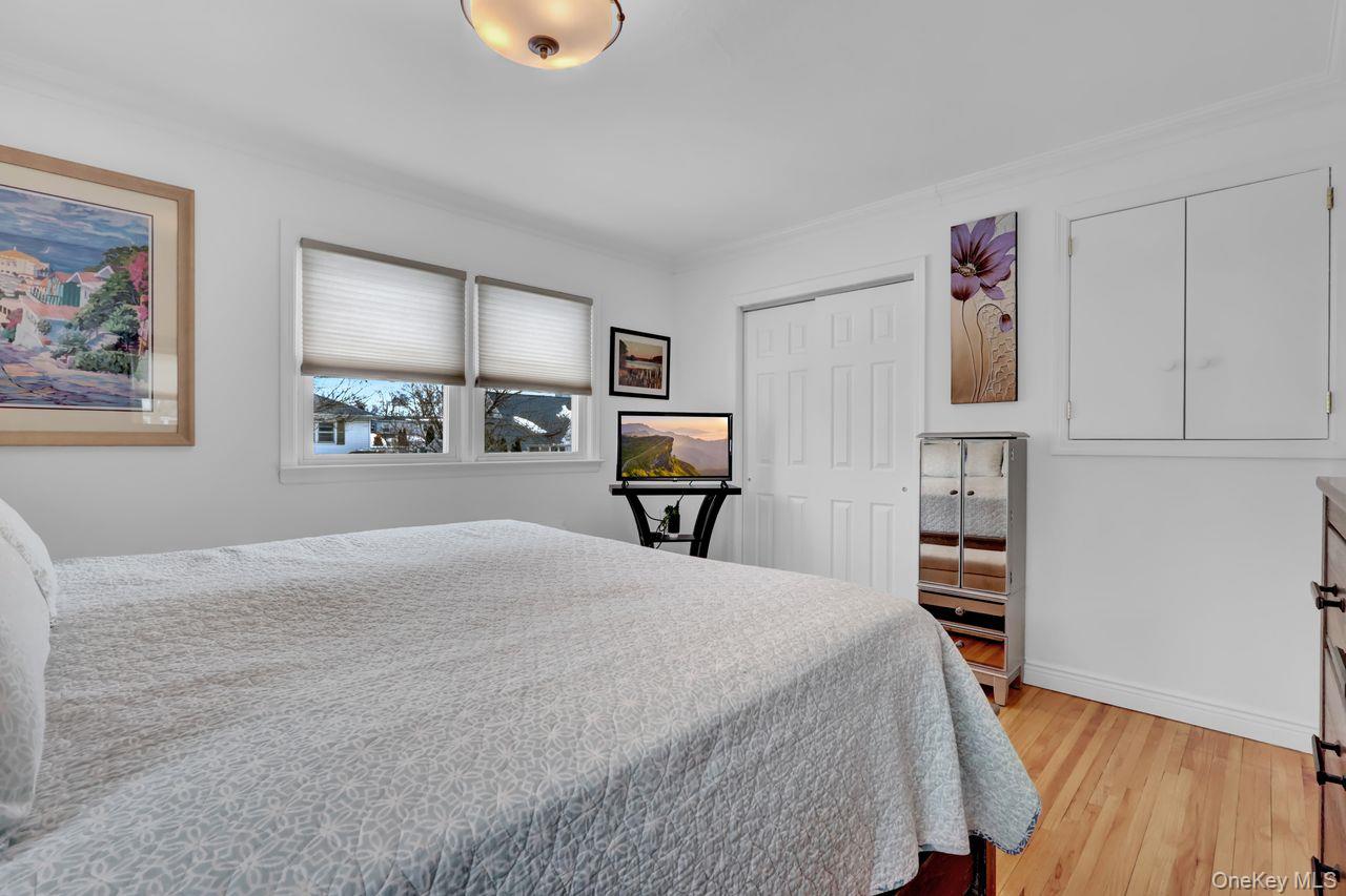 #20 photo, 3354 2nd Street, Oceanside , NY 11572