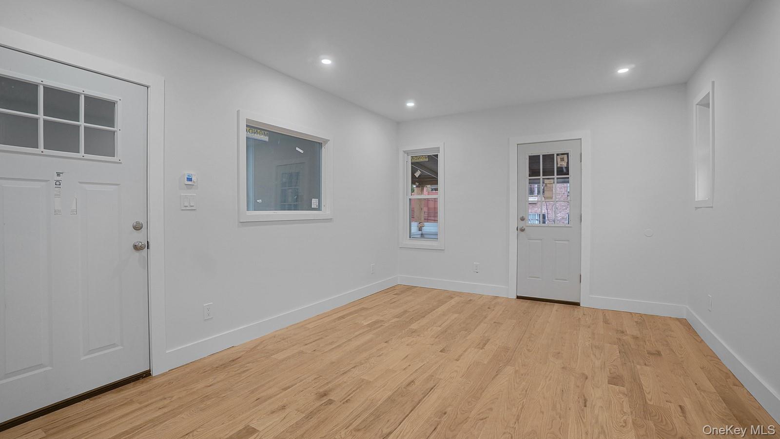 #10 photo, 679 E 221st Street, 브롱크스 Bronx , NY 10467