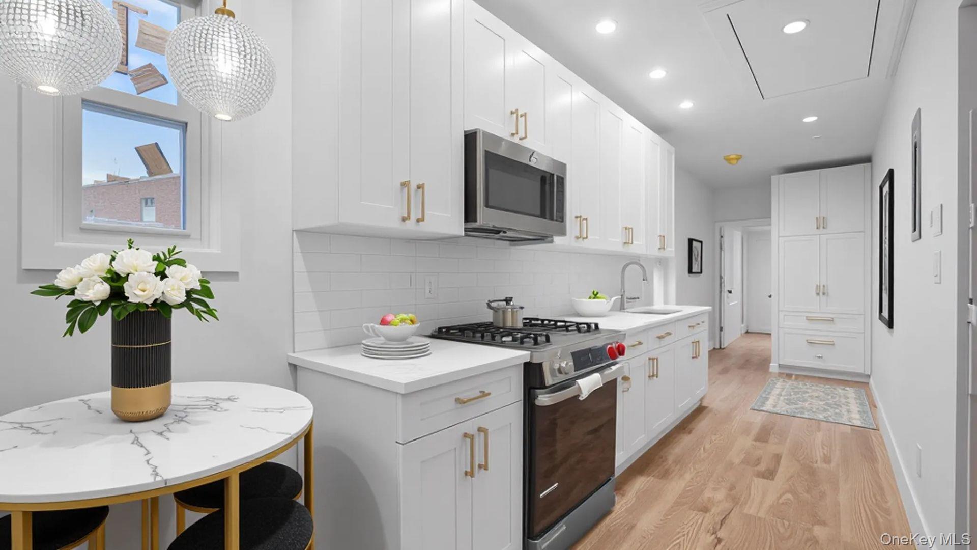 #4 photo, 679 E 221st Street, 브롱크스 Bronx , NY 10467