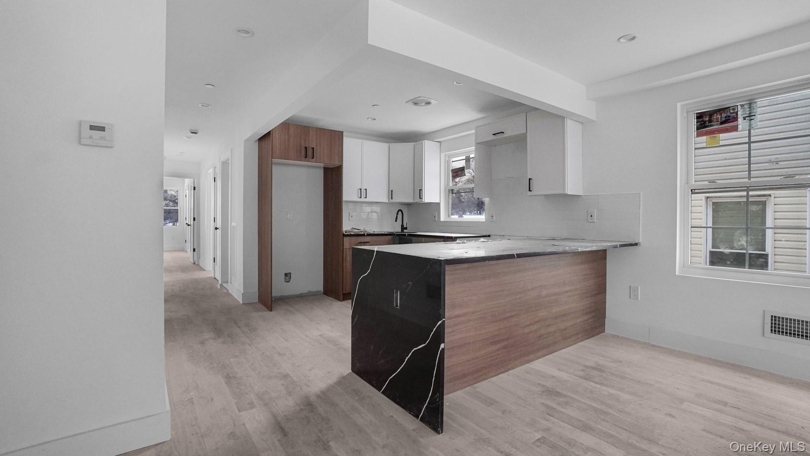 #10 photo, 338 E 234th Street, 布朗士 Bronx , NY 10470