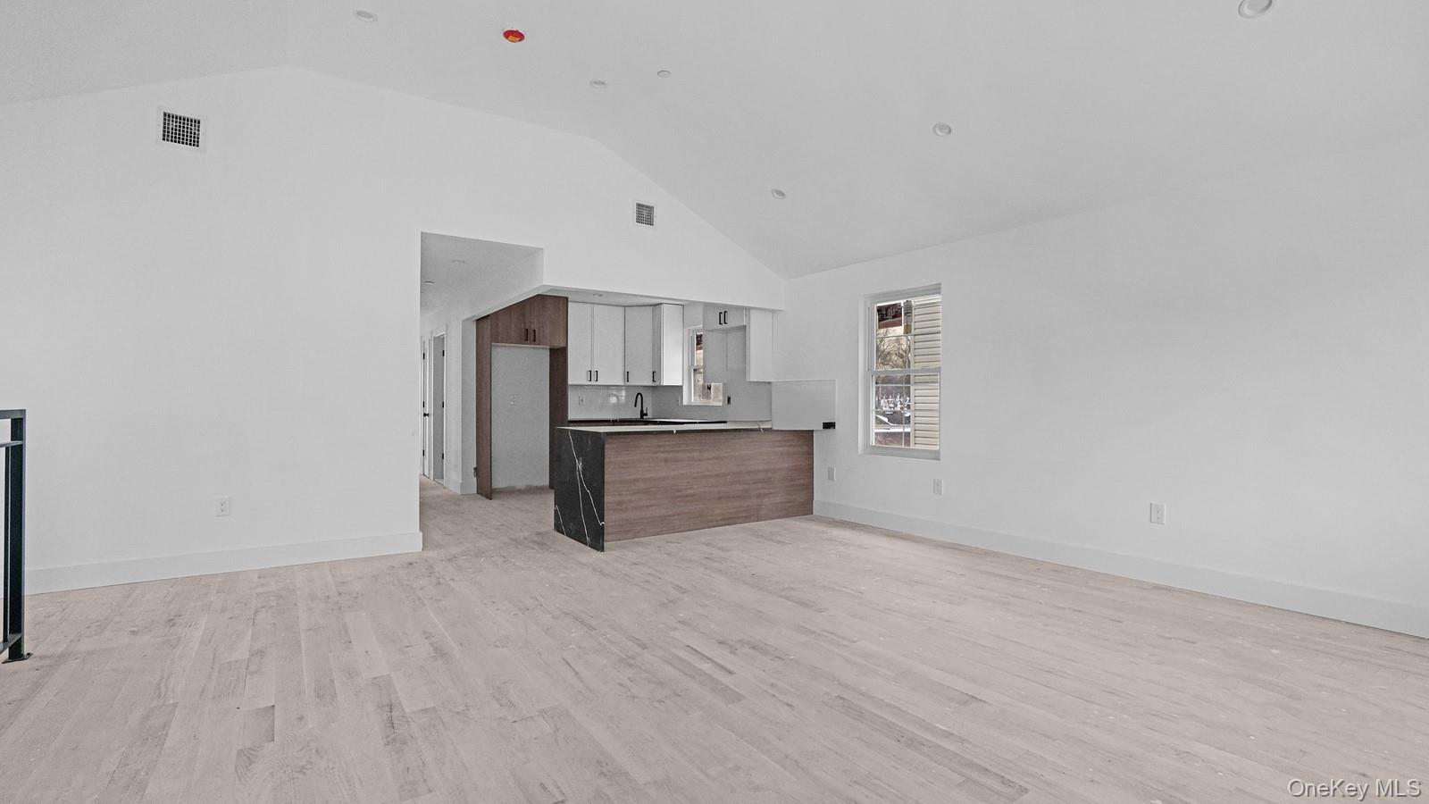 #16 photo, 338 E 234th Street, 布朗士 Bronx , NY 10470