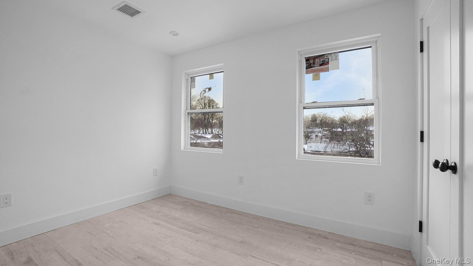 #20 photo, 338 E 234th Street, 布朗士 Bronx , NY 10470