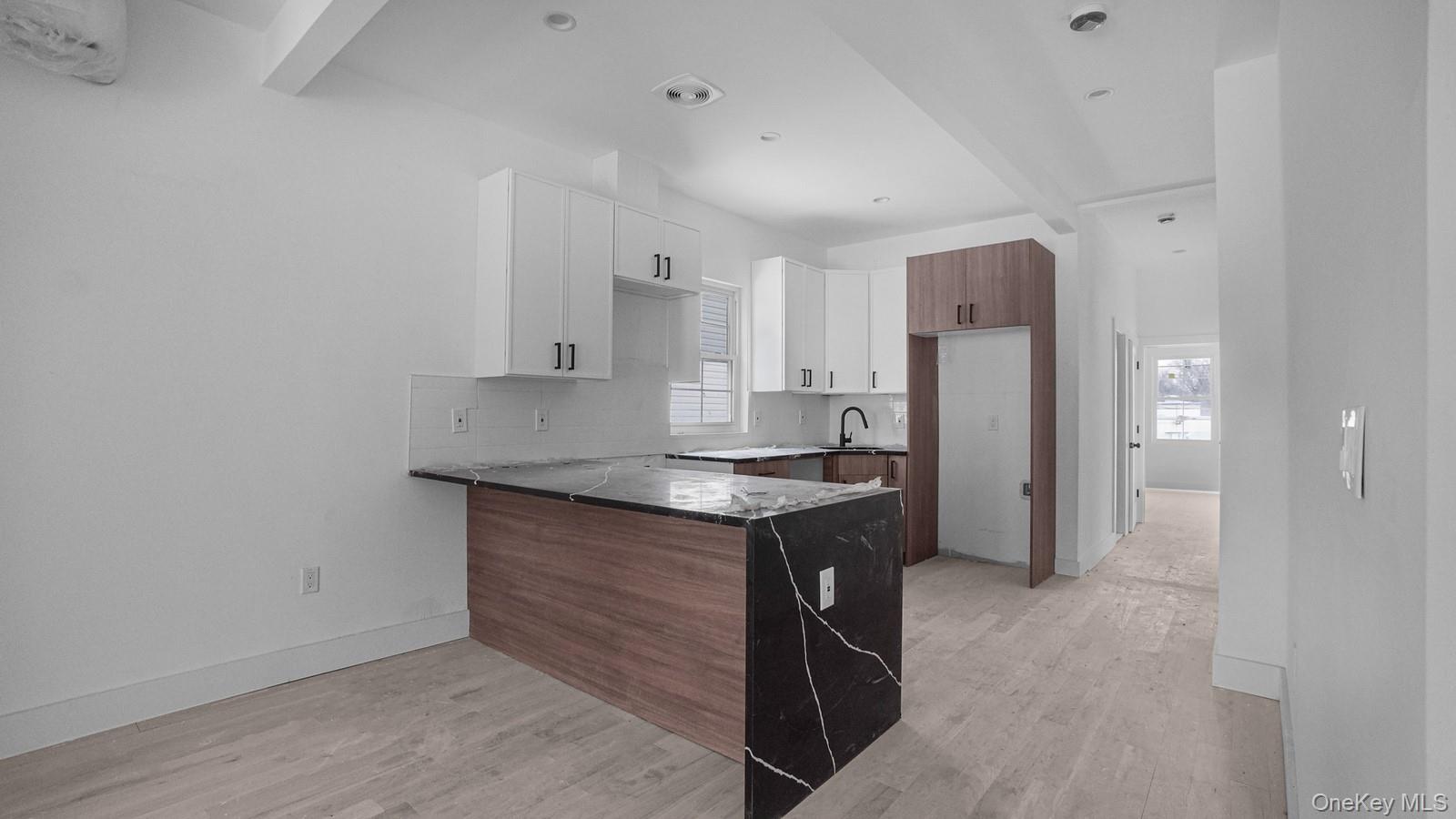 #10 photo, 340 E 234th Street, 布朗士 Bronx , NY 10470