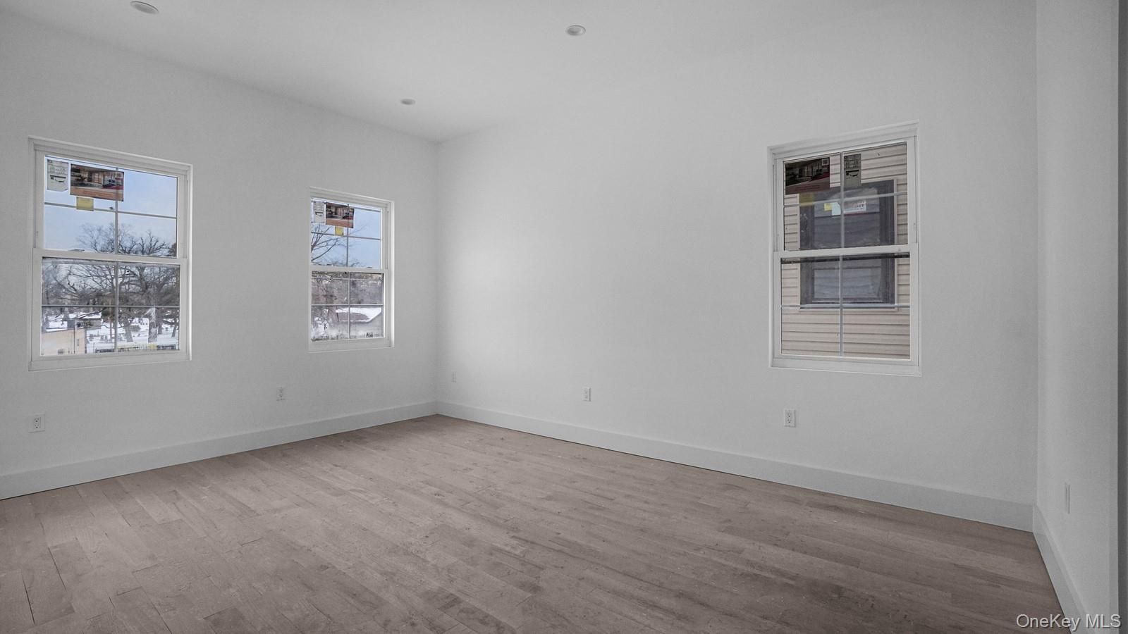 #13 photo, 340 E 234th Street, 布朗士 Bronx , NY 10470