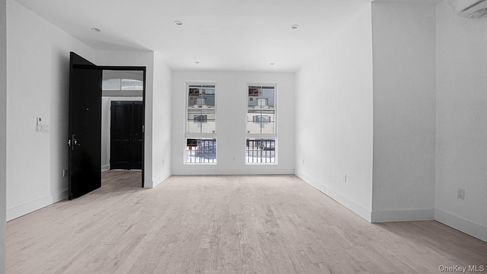 #8 photo, 340 E 234th Street, 布朗士 Bronx , NY 10470