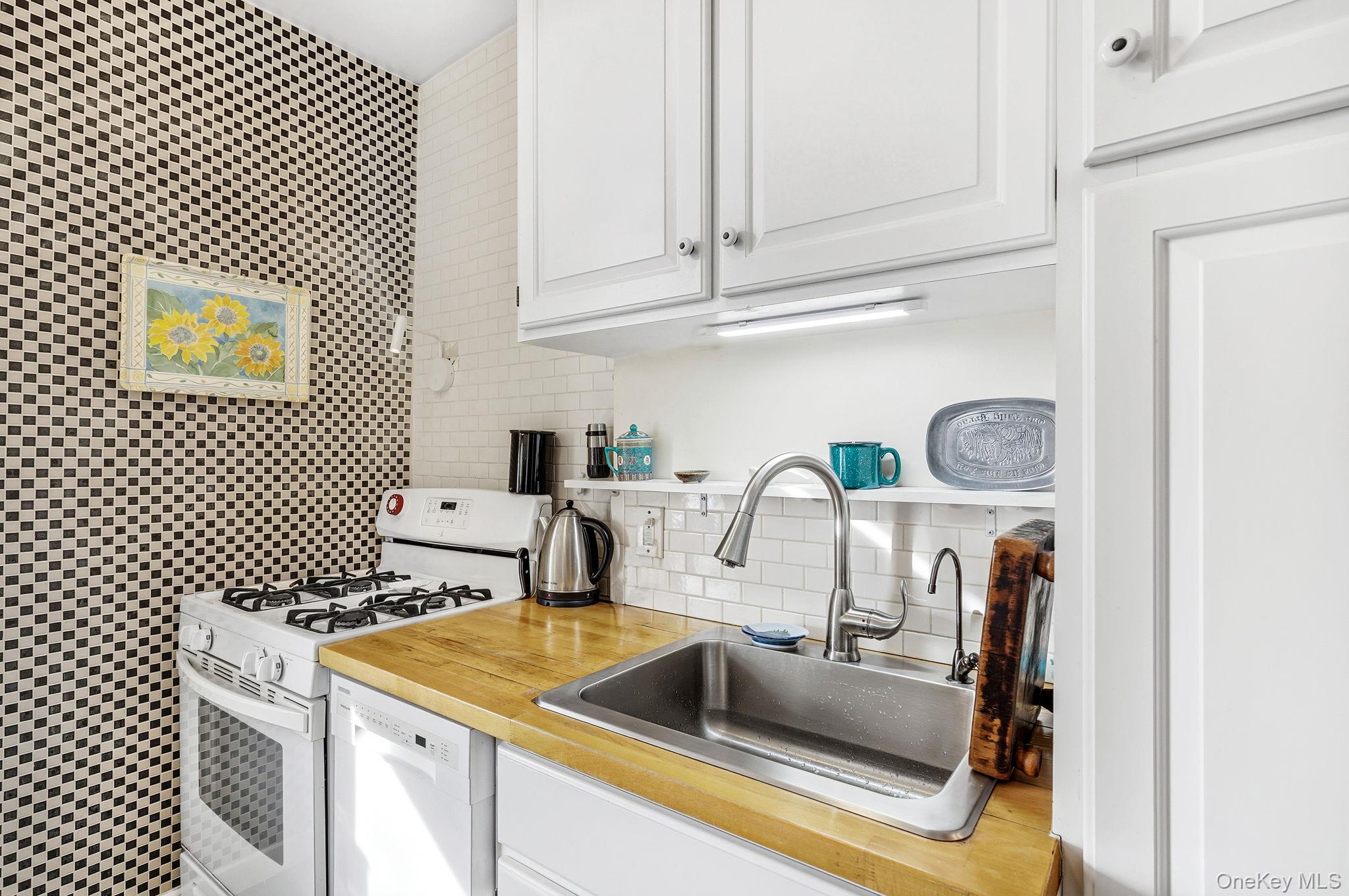 #13 photo, 90 Bryant Avenue, White Plains , NY 10605