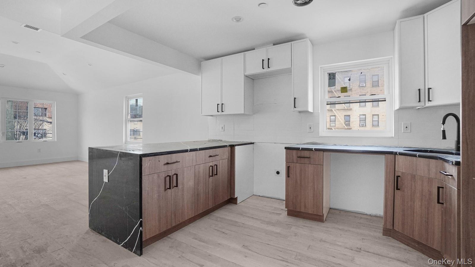 #17 photo, 342 E 234th Street, 布朗士 Bronx , NY 10470